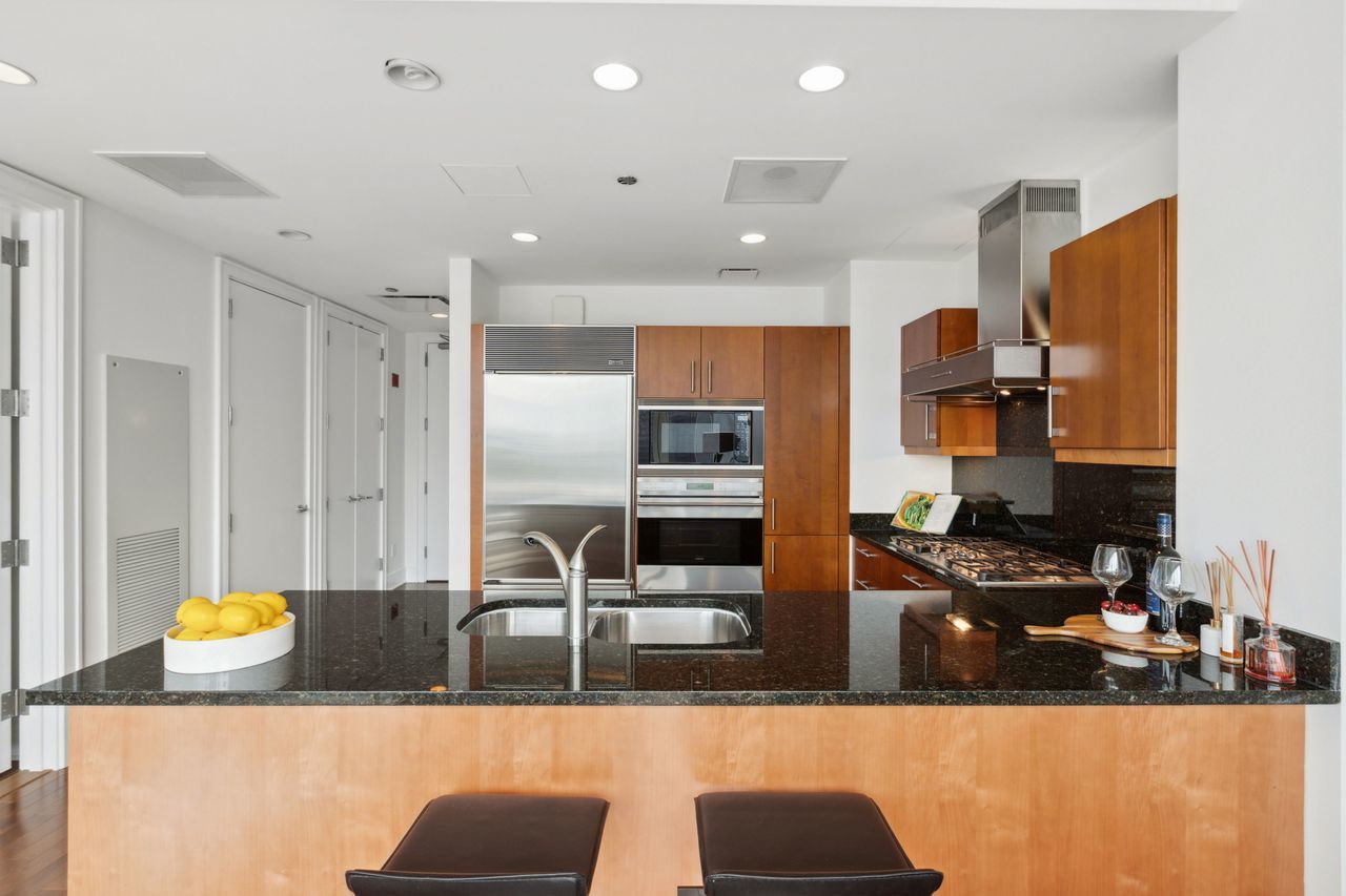 Chicago, Illinois, 60611, United States, 1 Bedroom Bedrooms, ,2 BathroomsBathrooms,Residential,For Sale,1793524