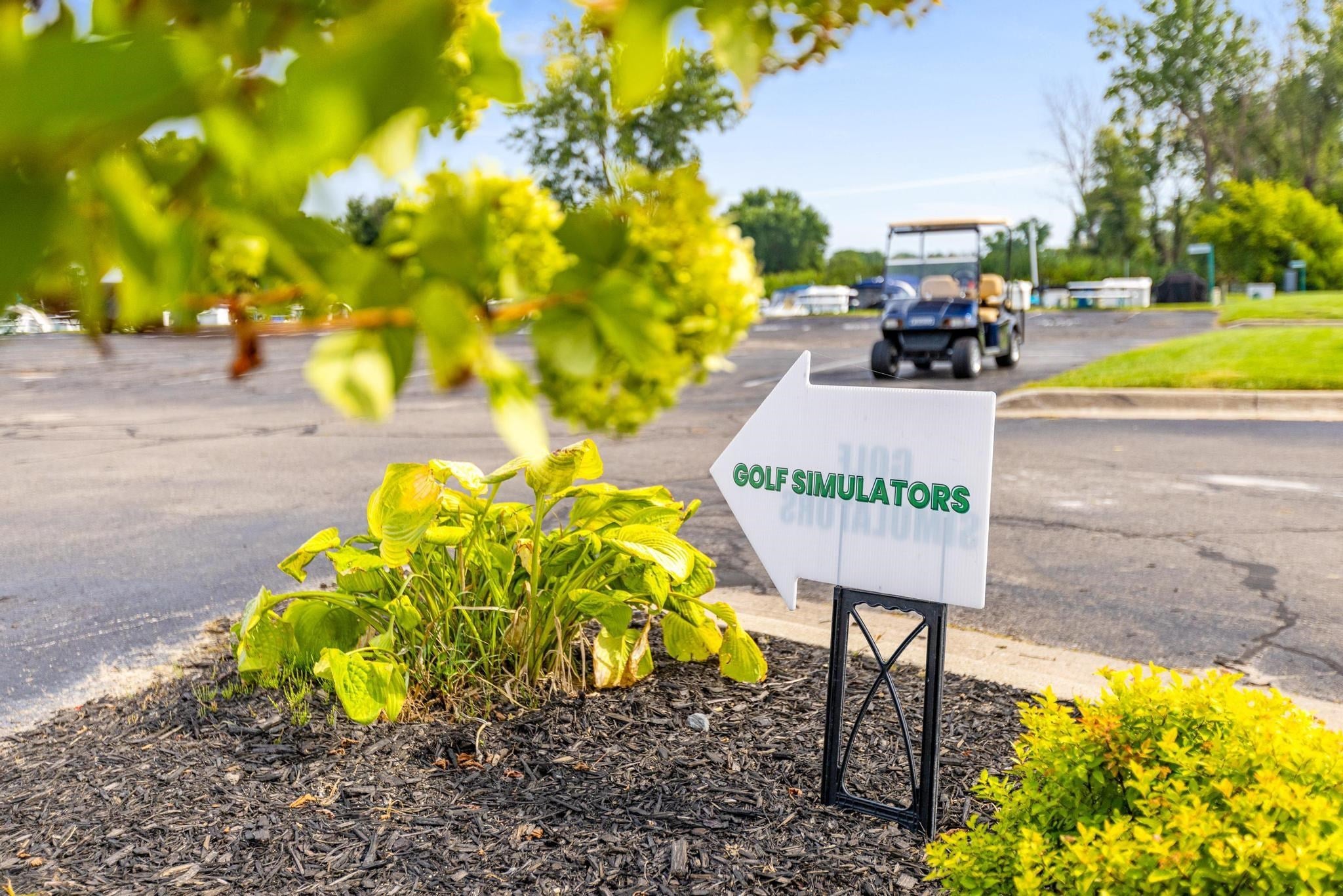 Harrison Twp, Michigan, 48045, United States, 2 Bedrooms Bedrooms, ,3 BathroomsBathrooms,Residential,For Sale,1979598