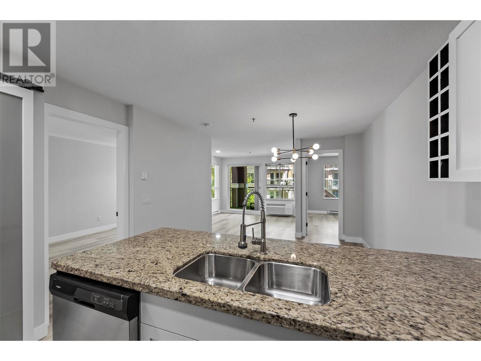 KELOWNA, British Columbia, V1Y 9Z1, CA, 2 Bedrooms Bedrooms, ,2 BathroomsBathrooms,Residential,For Sale,1895664