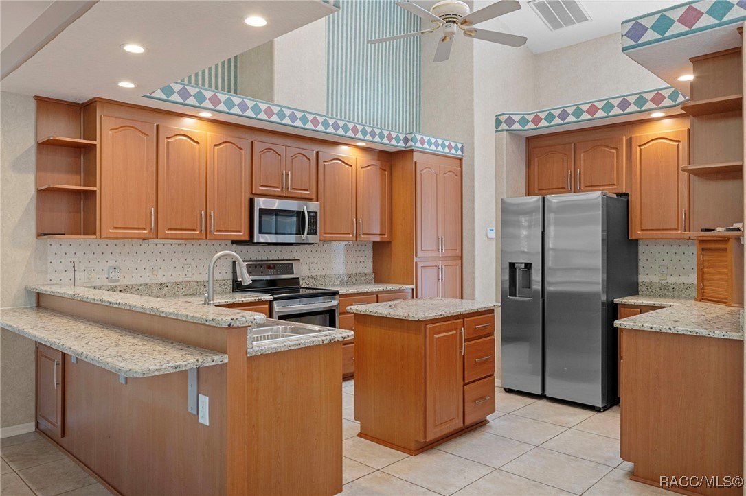 Beverly Hills, Florida, 34465, United States, 3 Bedrooms Bedrooms, ,3 BathroomsBathrooms,Residential,For Sale,2006370