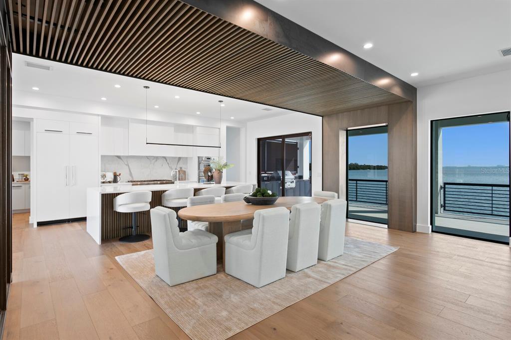 St Petersburg, Florida, 33703, United States, 5 Bedrooms Bedrooms, ,6 BathroomsBathrooms,Residential,For Sale,1856126