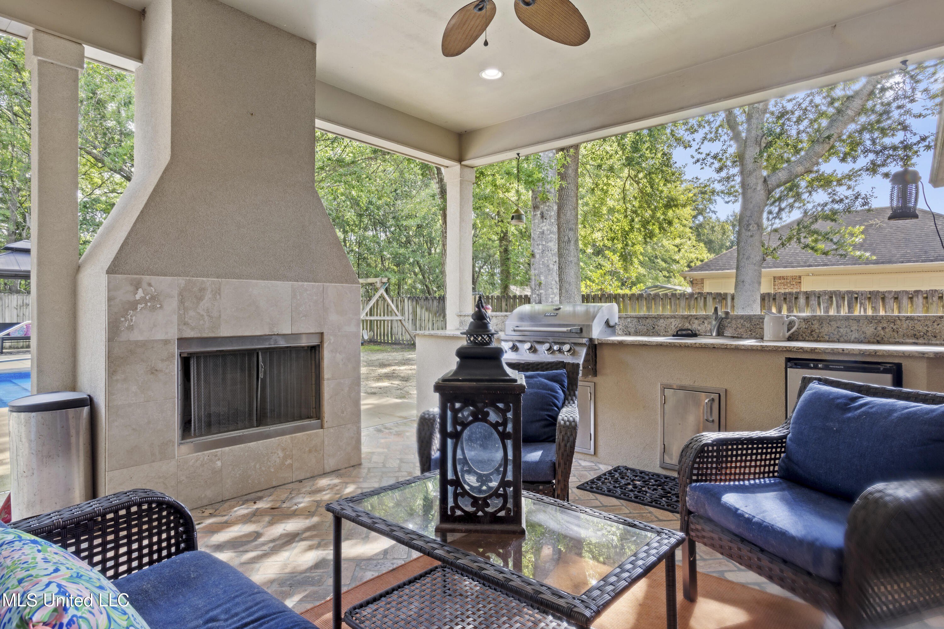 Ocean Springs, Mississippi, 39564, United States, 4 Bedrooms Bedrooms, ,3 BathroomsBathrooms,Residential,For Sale,1976002