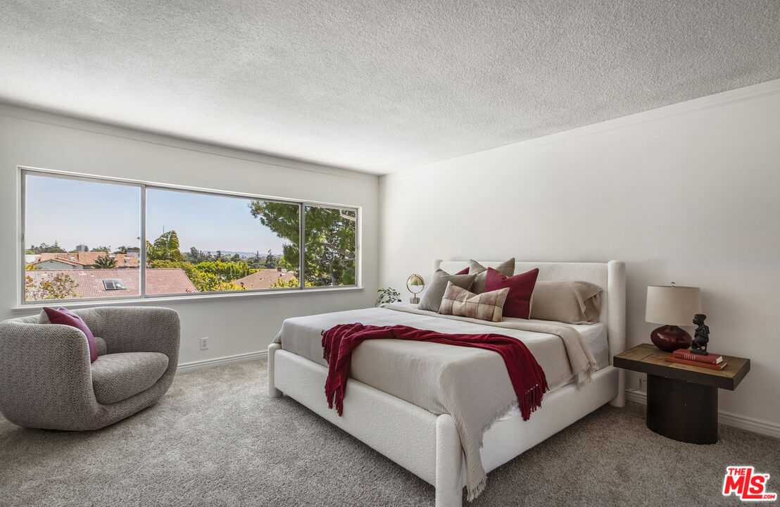 Los Angeles, California, 90027, United States, 4 Bedrooms Bedrooms, ,4 BathroomsBathrooms,Residential,For Sale,1918176
