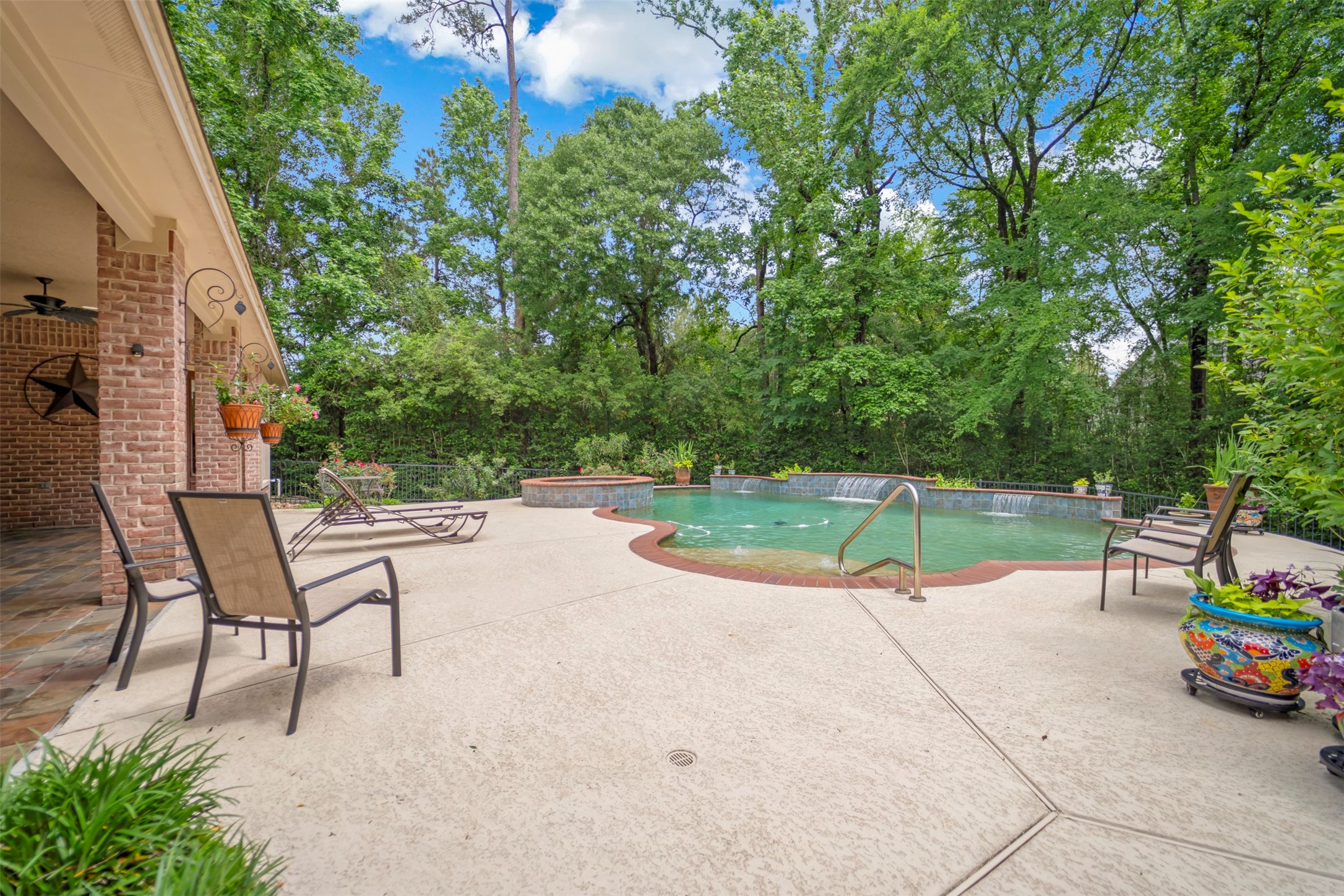 Conroe, Texas, 77304, United States, 3 Bedrooms Bedrooms, ,4 BathroomsBathrooms,Residential,For Sale,1991628