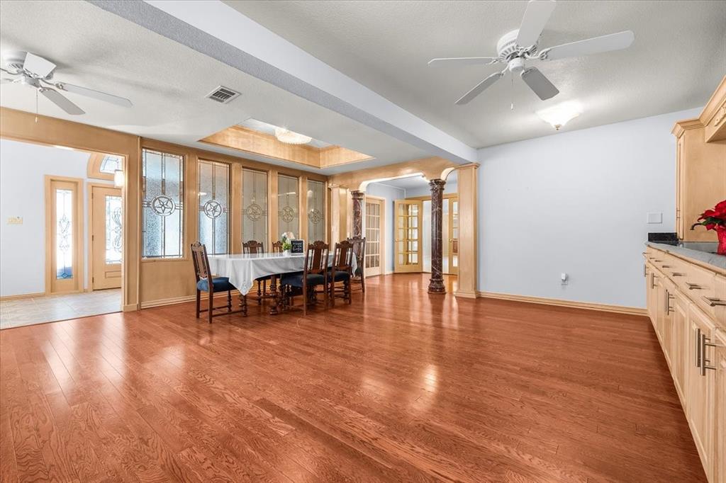 8248 Meadowbrook Drive, Fort Worth, Texas, 76120, United States, 5 Bedrooms Bedrooms, ,6 BathroomsBathrooms,Residential,For Sale,8248 Meadowbrook Drive,1666284