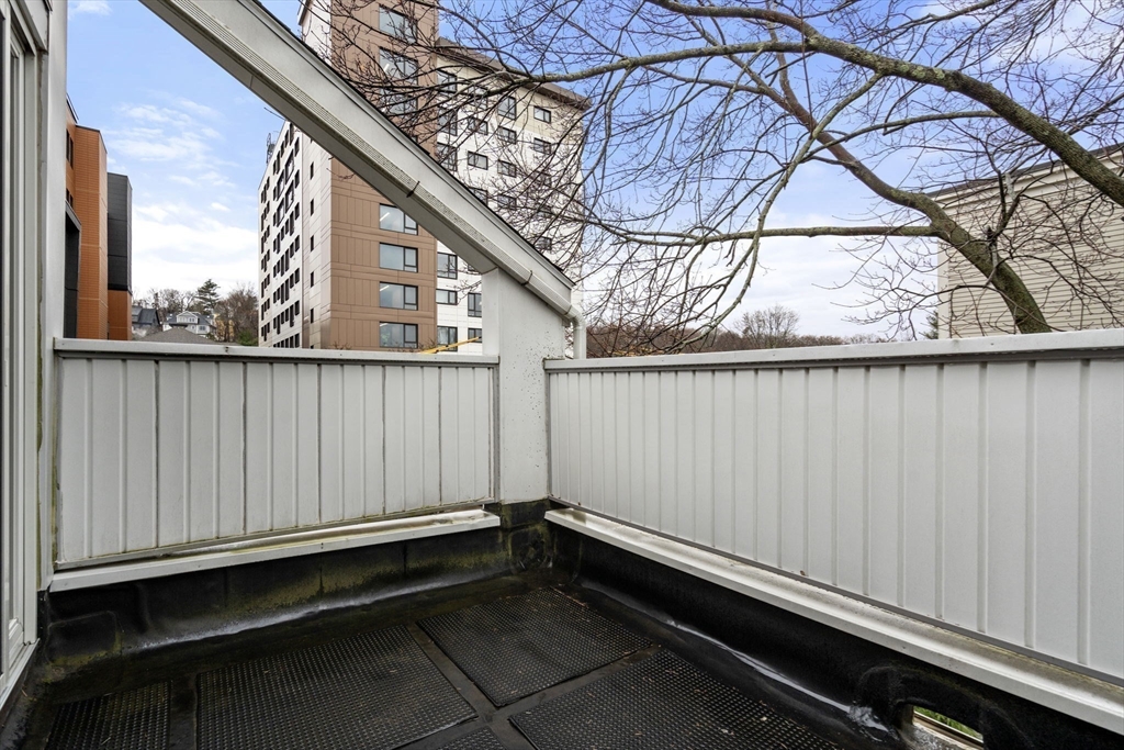 Brookline, Massachusetts, 02446, United States, 3 Bedrooms Bedrooms, ,2 BathroomsBathrooms,Residential,For Sale,1891441