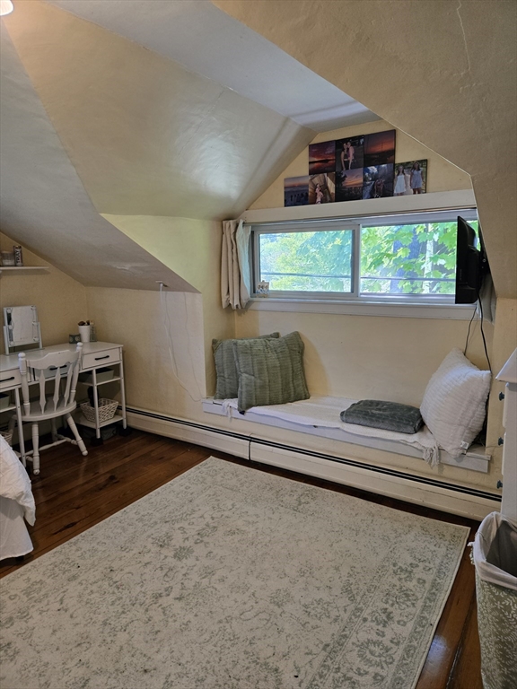 Amherst, Massachusetts, 01002, United States, 5 Bedrooms Bedrooms, ,2 BathroomsBathrooms,Residential,For Sale,1979386