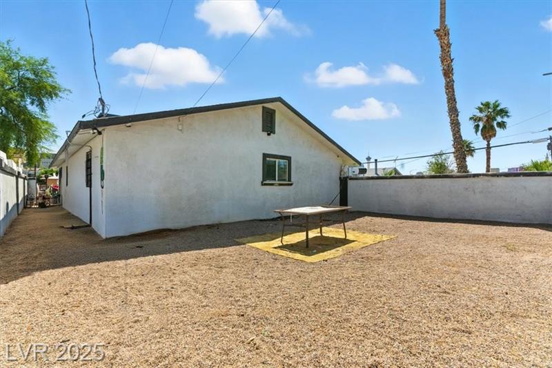 Las Vegas, Nevada, 89106, United States, 4 Bedrooms Bedrooms, ,3 BathroomsBathrooms,Residential,For Sale,1942763