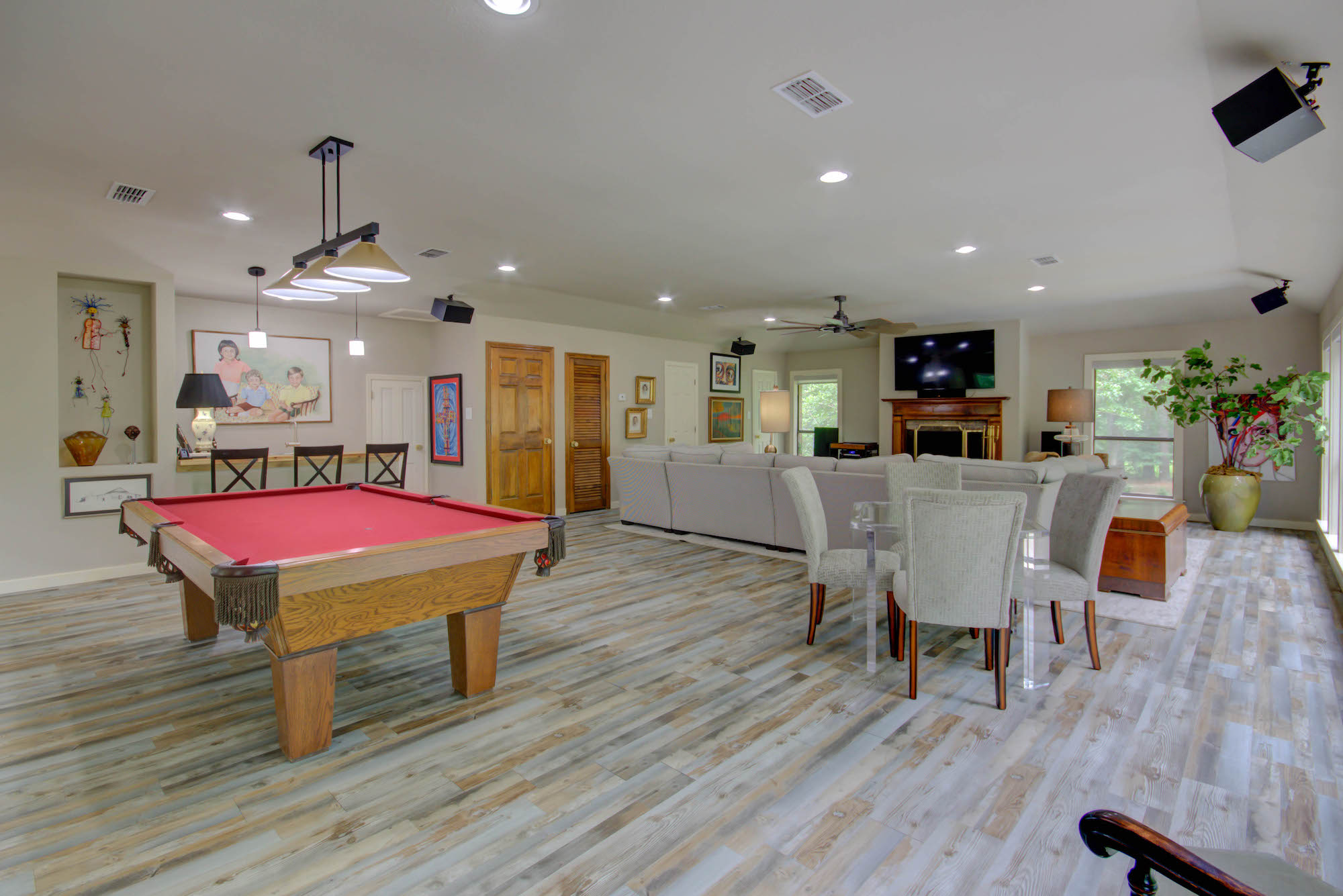 Texarkana, Texas, 75503, United States, 3 Bedrooms Bedrooms, ,4 BathroomsBathrooms,Residential,For Sale,1887104
