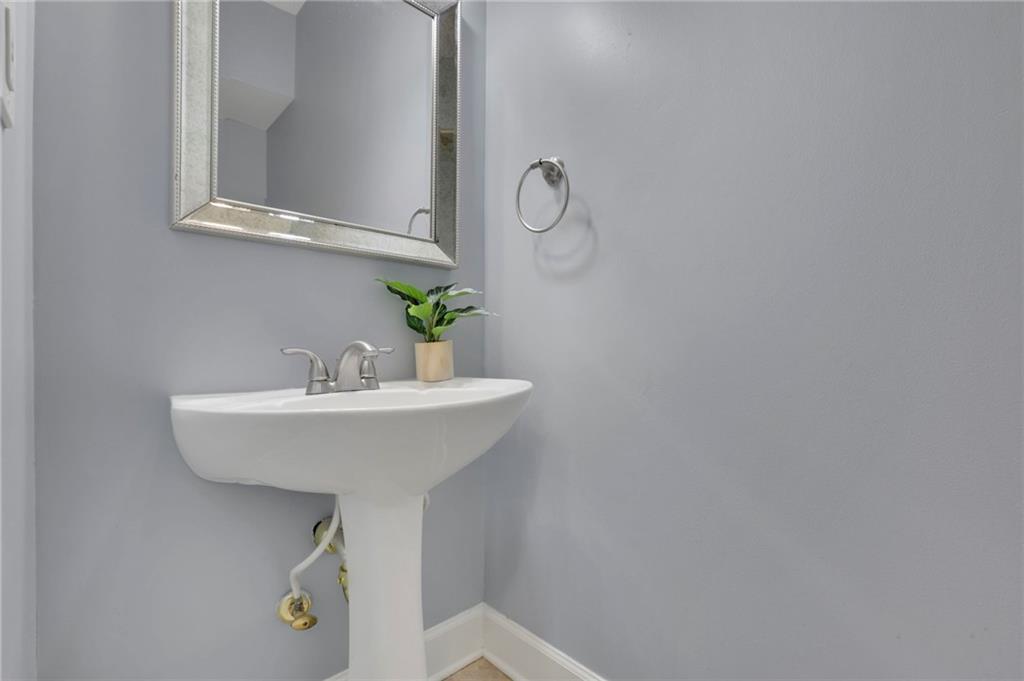 Marietta, Georgia, 30066, United States, 4 Bedrooms Bedrooms, ,3 BathroomsBathrooms,Residential,For Sale,2003100