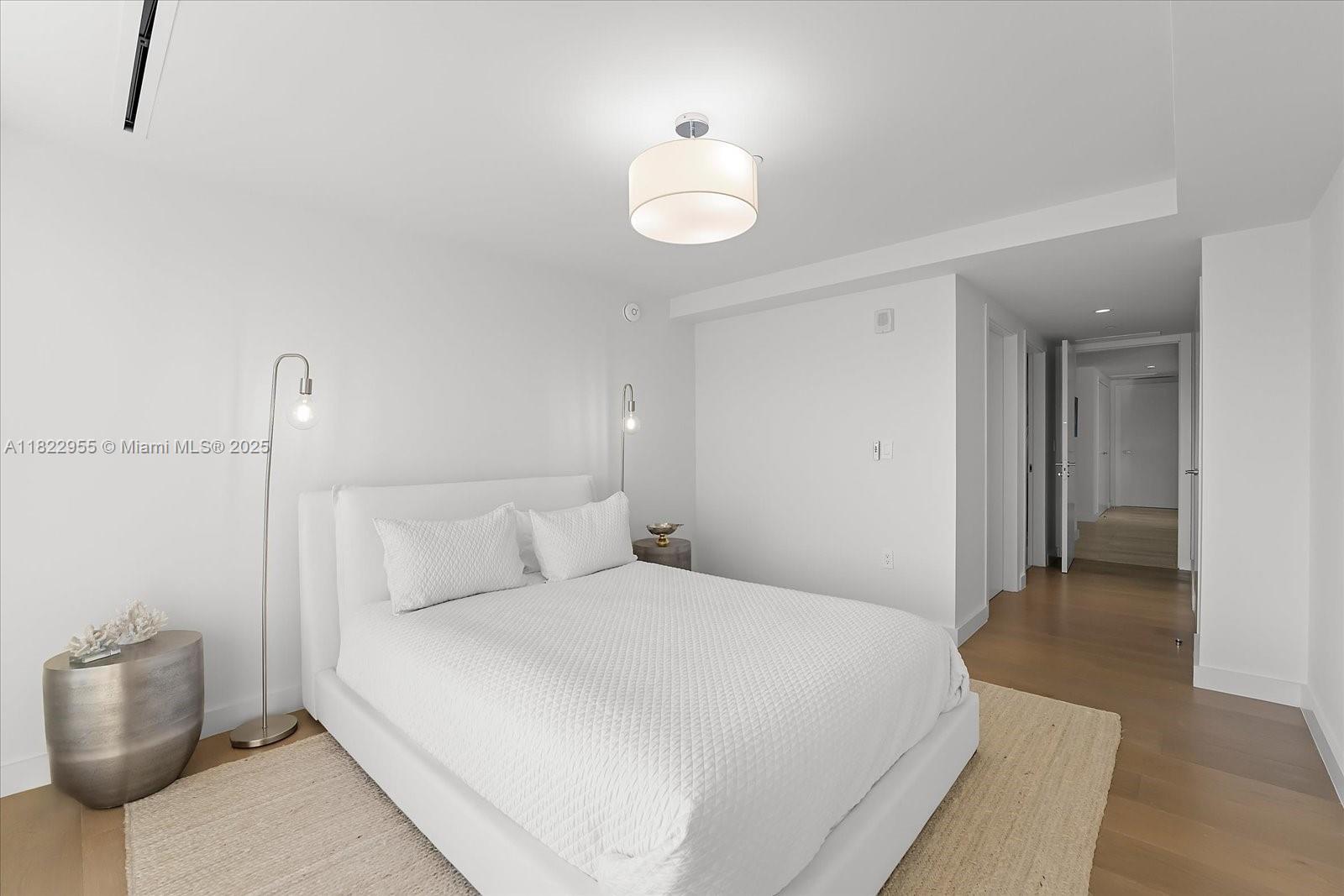 Miami Beach, Florida, 33140, United States, 4 Bedrooms Bedrooms, ,5 BathroomsBathrooms,Residential,For Sale,1949719