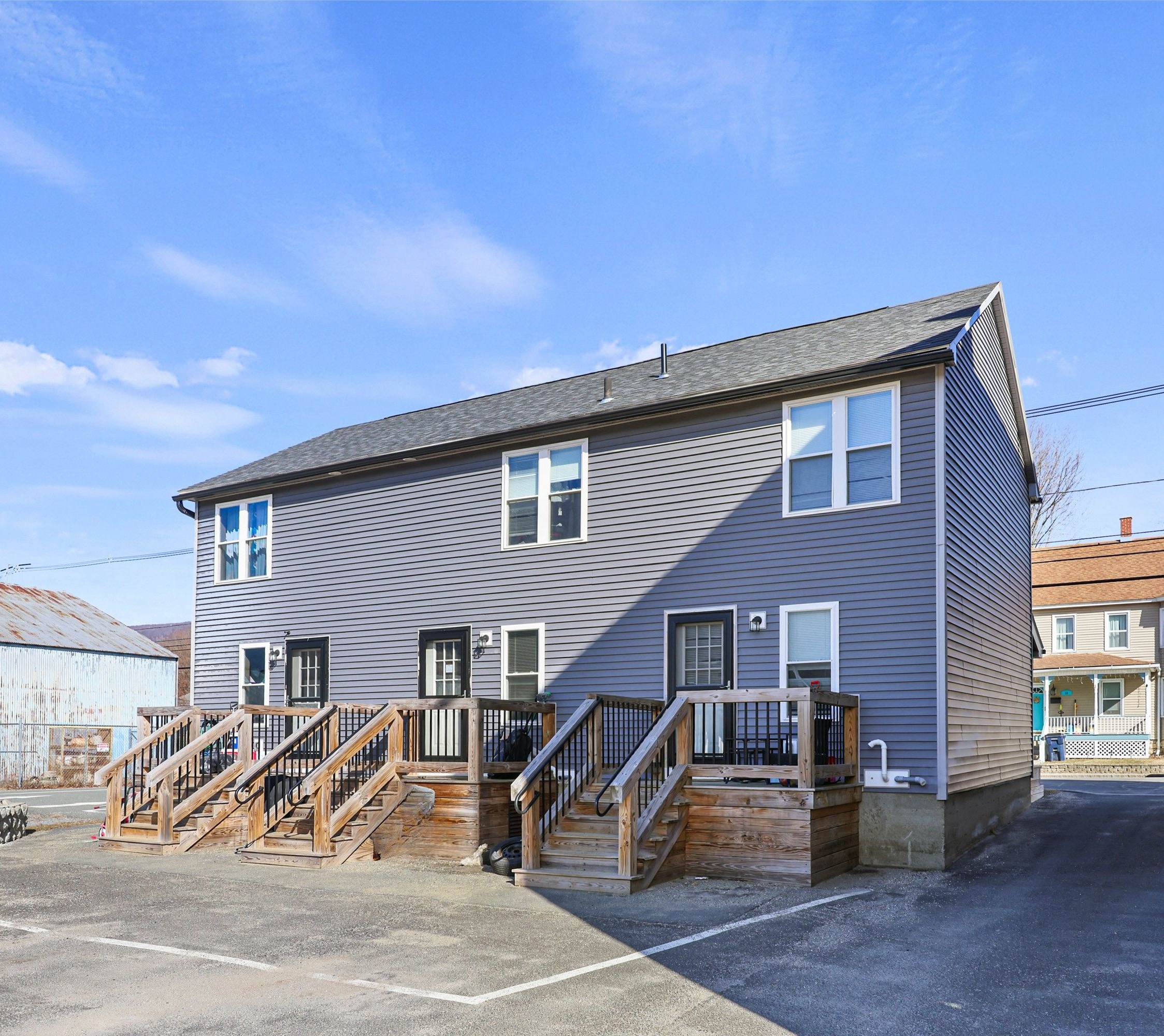  Turnkey & Valuable Investment Opportunity  Two Buildings, Nine Units - 物件實景