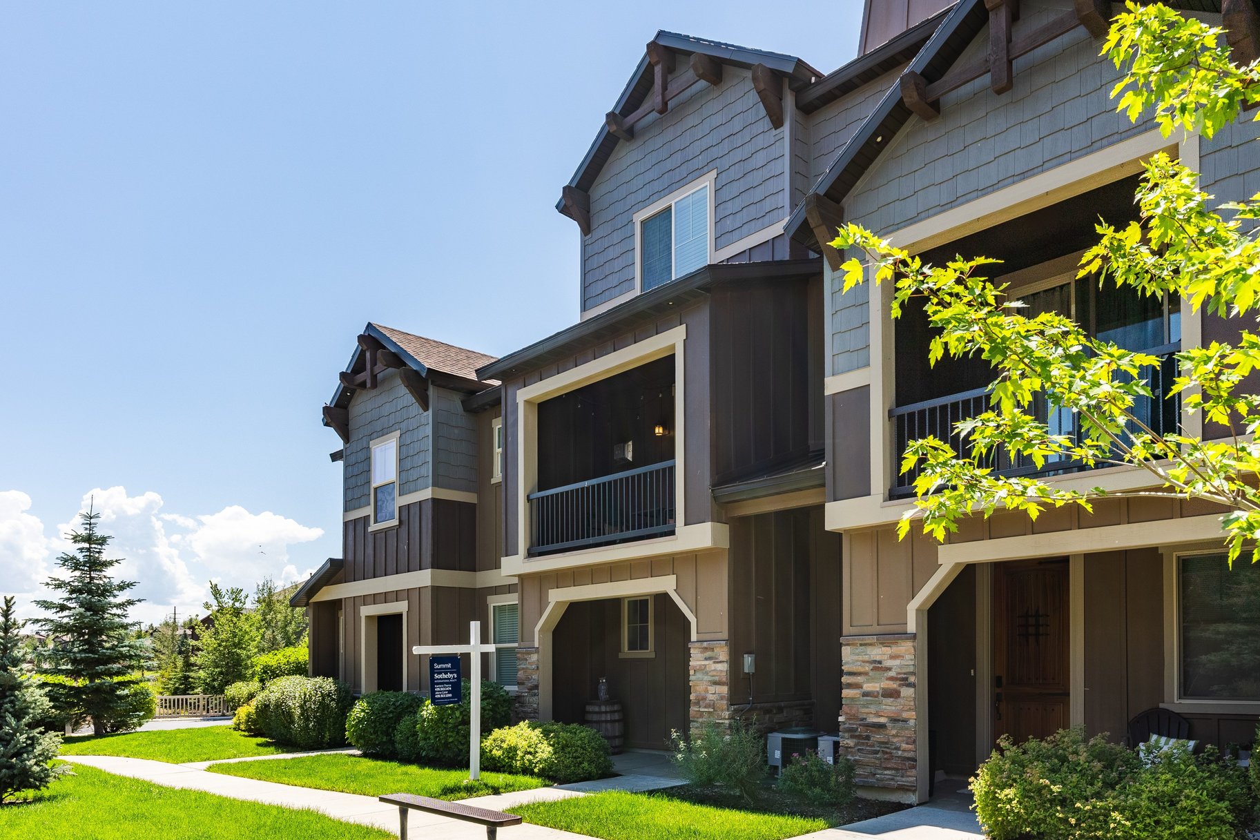  Mountain Modern Parks Edge Townhome in Courtyard - 物件實景