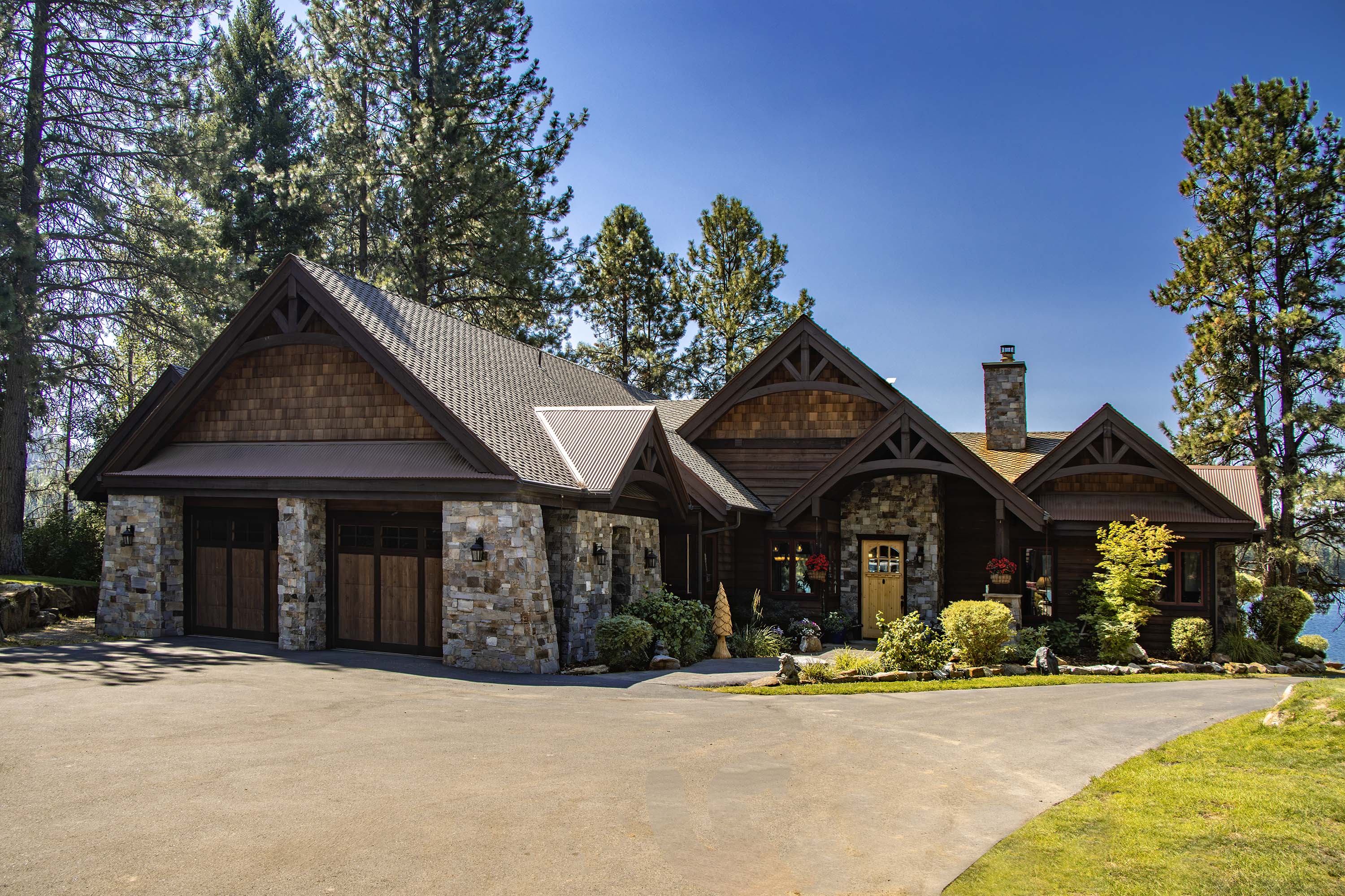 Sandpoint, Idaho, 83864, United States, 2 Bedrooms Bedrooms, ,4 BathroomsBathrooms,Residential,For Sale,1806623