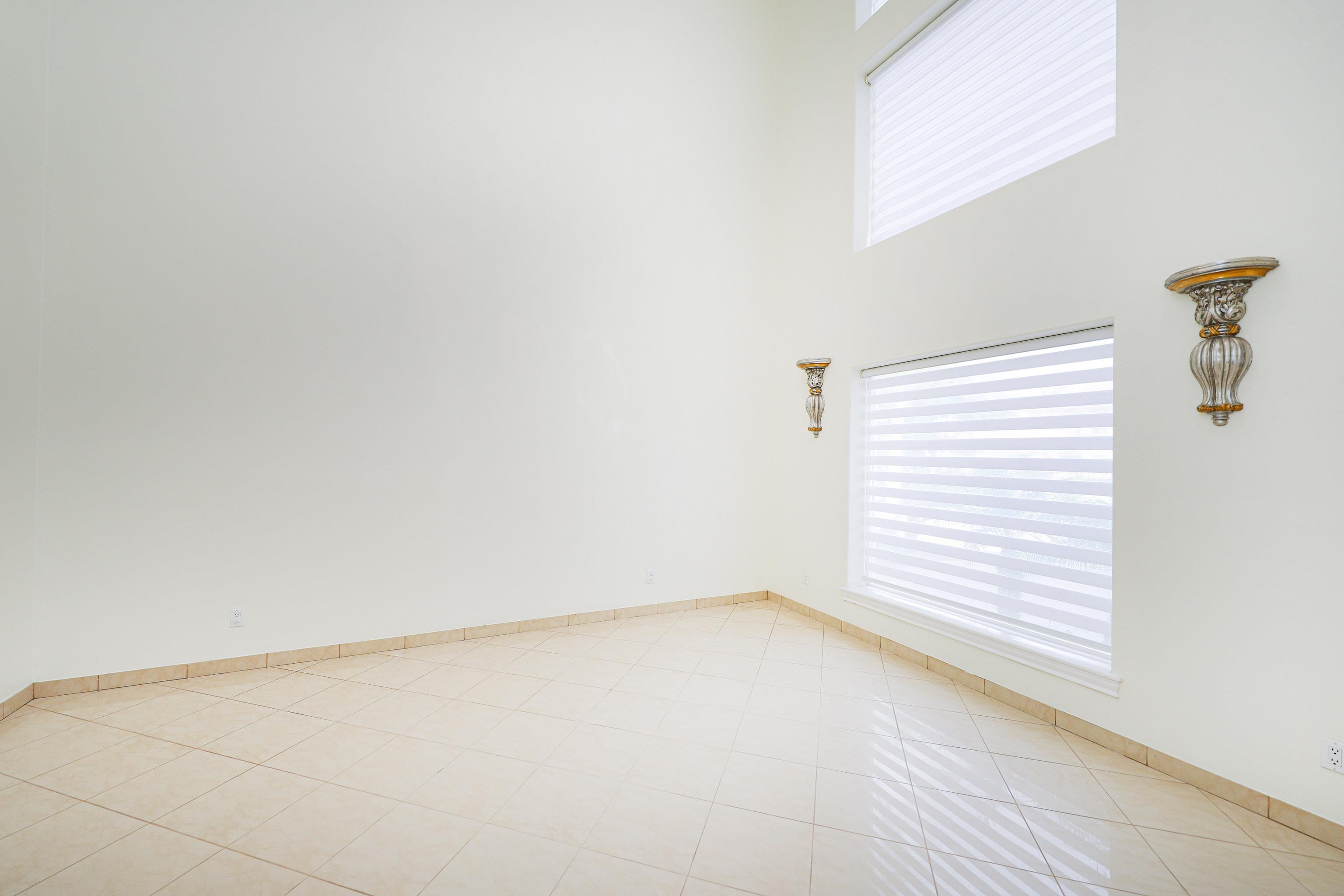 Laredo, Texas, 78041, United States, 4 Bedrooms Bedrooms, ,6 BathroomsBathrooms,Residential,For Sale,1989107