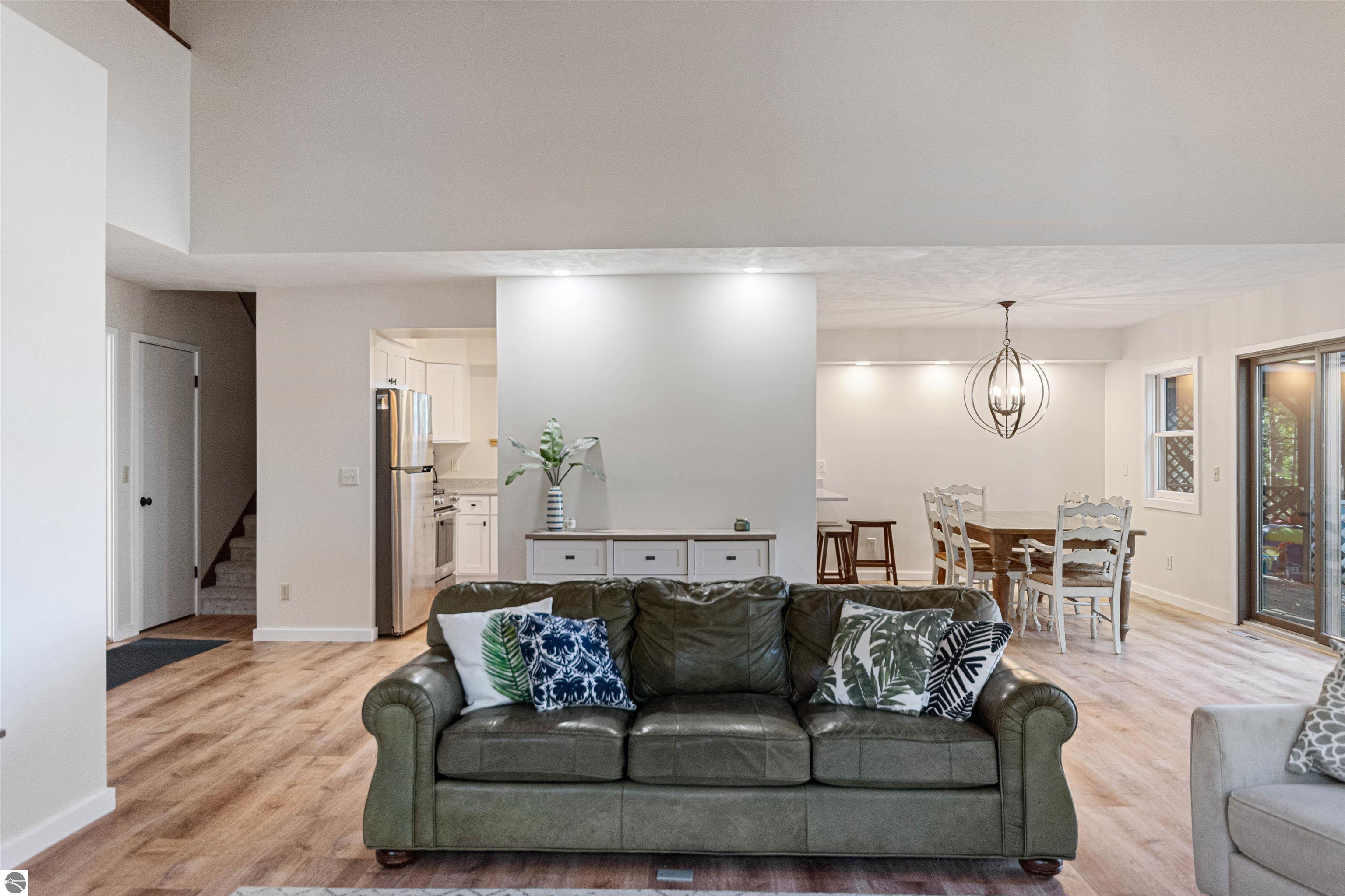 Traverse City, Michigan, 49685, United States, 3 Bedrooms Bedrooms, ,3 BathroomsBathrooms,Residential,For Sale,1988972