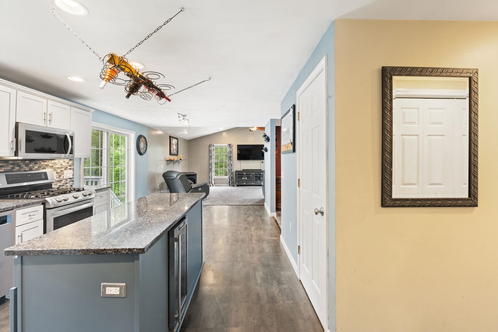 Londonderry, New Hampshire, 03053, United States, ,Residential,For Sale,1916395