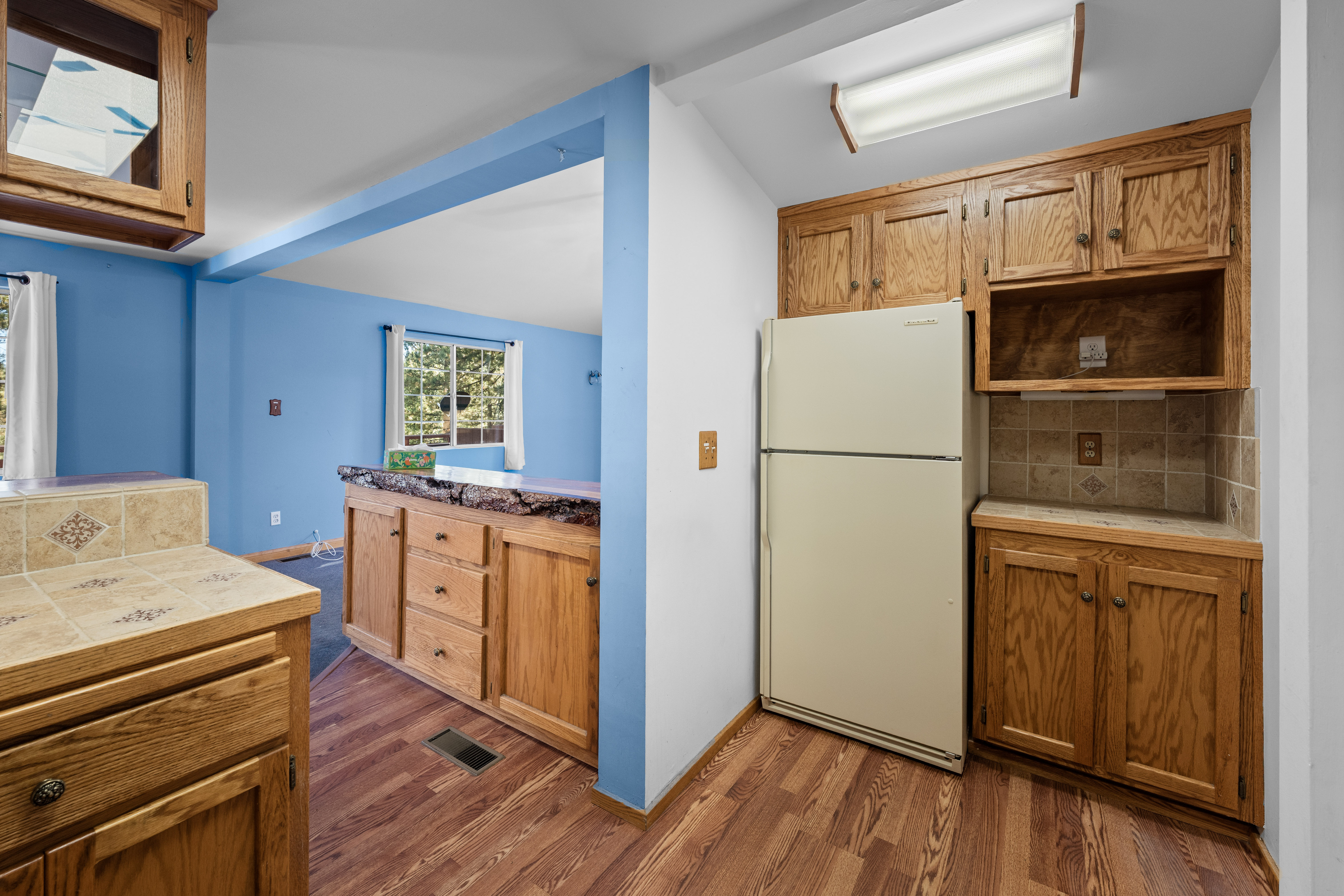  39251 Cedar Dell Road, Fawnskin, CA 92333 - 物件實景