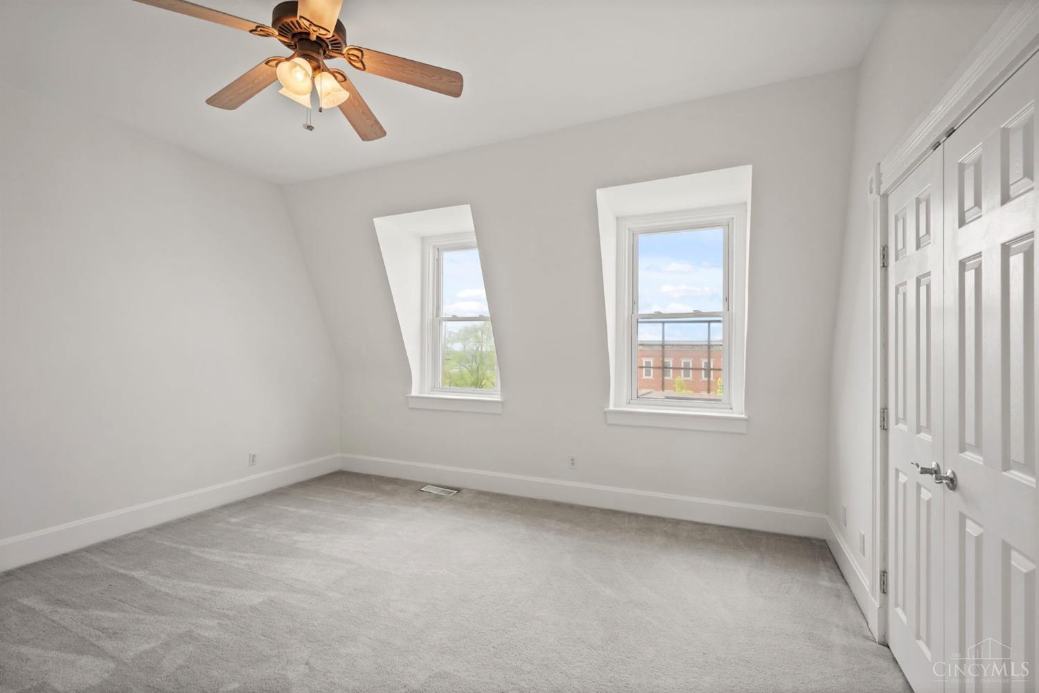 Cincinnati, Ohio, 45219, United States, 4 Bedrooms Bedrooms, ,4 BathroomsBathrooms,Residential,For Sale,1804934