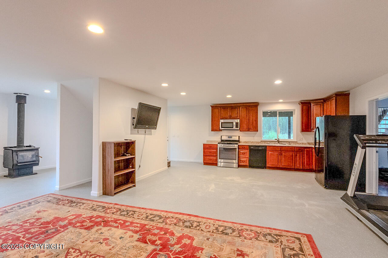 Sterling, Alaska, 99672, United States, 5 Bedrooms Bedrooms, ,6 BathroomsBathrooms,Residential,For Sale,1975901