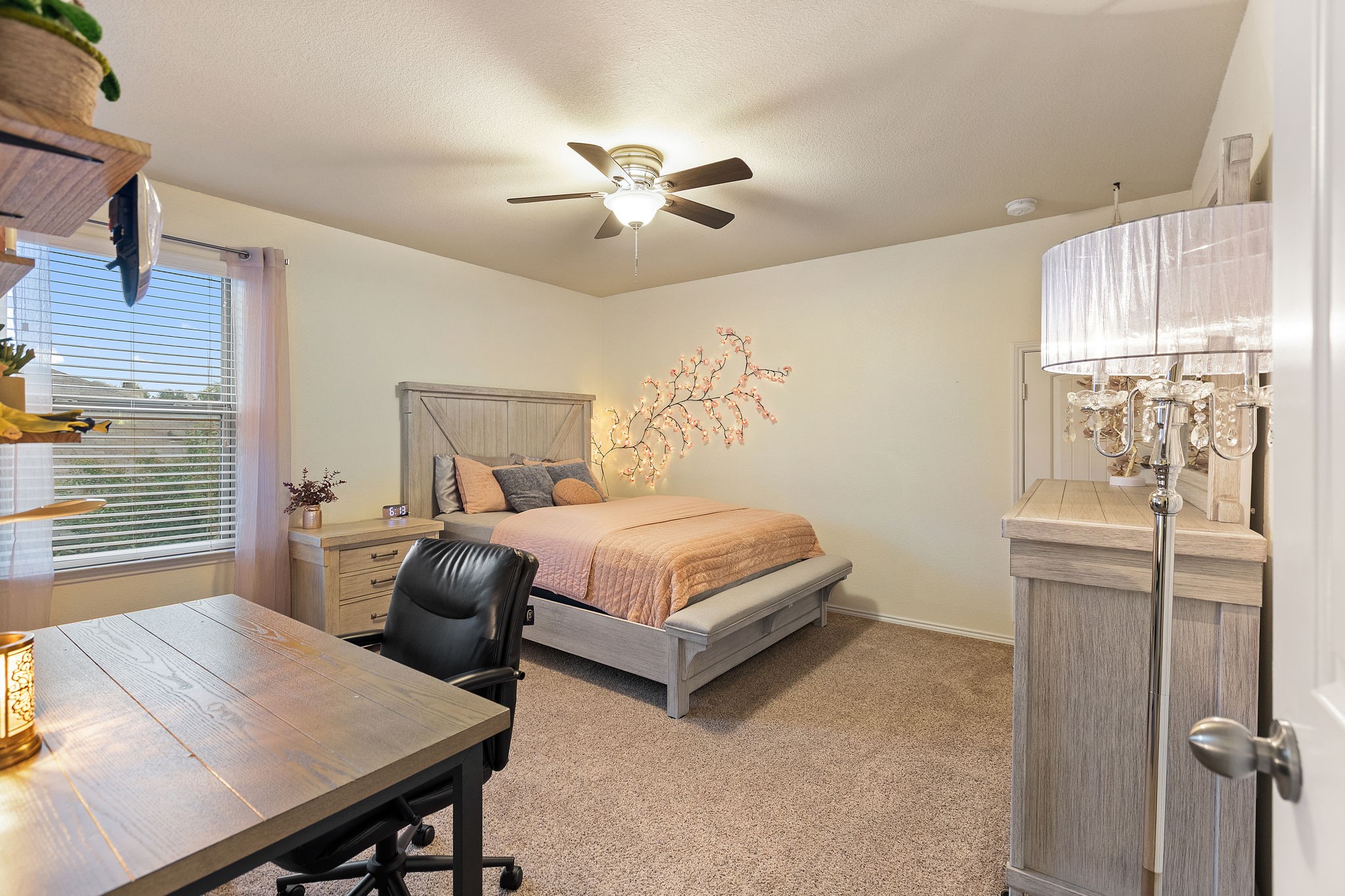 McKinney, Texas, 75071, United States, 5 Bedrooms Bedrooms, ,4 BathroomsBathrooms,Residential,For Sale,1970372