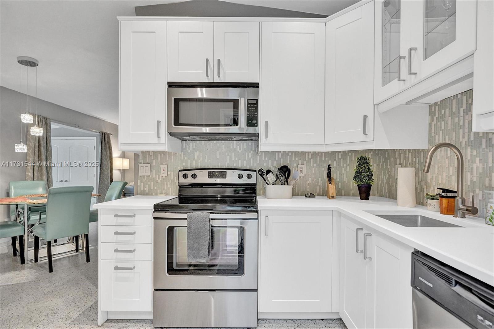 Fort Lauderdale, Florida, 33305, United States, 3 Bedrooms Bedrooms, ,2 BathroomsBathrooms,Residential,For Sale,1695388