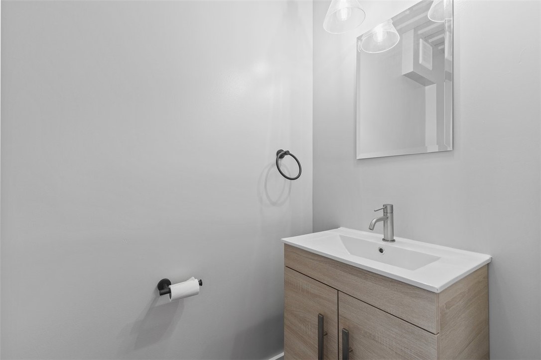 Lawrenceville, Pennsylvania, 15201, United States, 2 Bedrooms Bedrooms, ,4 BathroomsBathrooms,Residential,For Sale,1751252