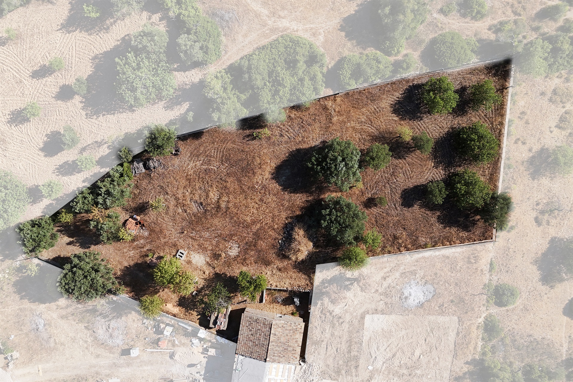  Terreno com ruina for Sale - 物件實景