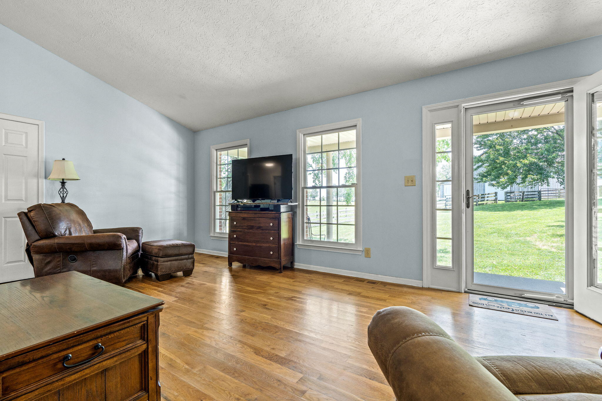 Waddy, Kentucky, 40076, United States, 3 Bedrooms Bedrooms, ,2 BathroomsBathrooms,Residential,For Sale,1979583