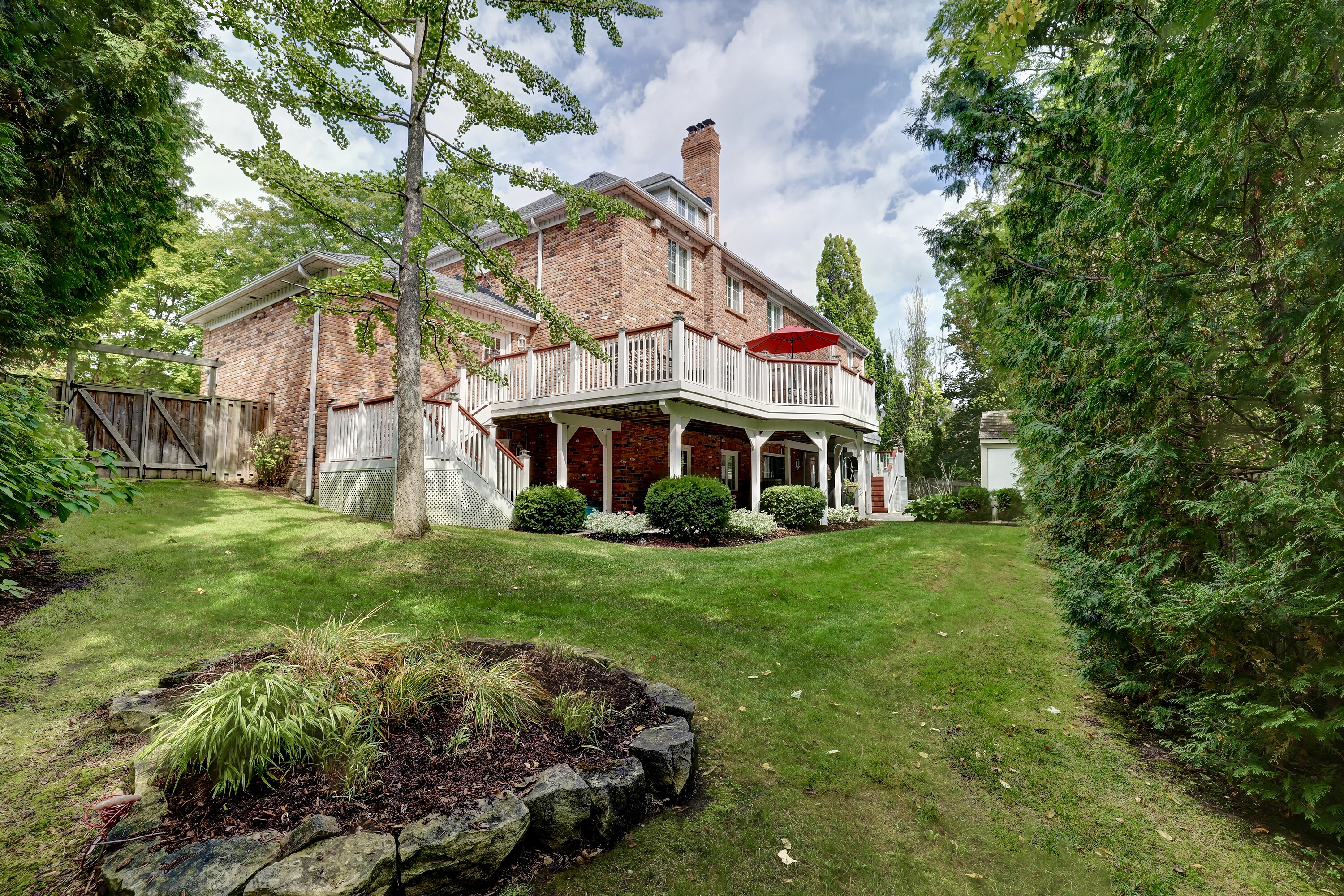  Lorne Park Executive Home - 物件實景
