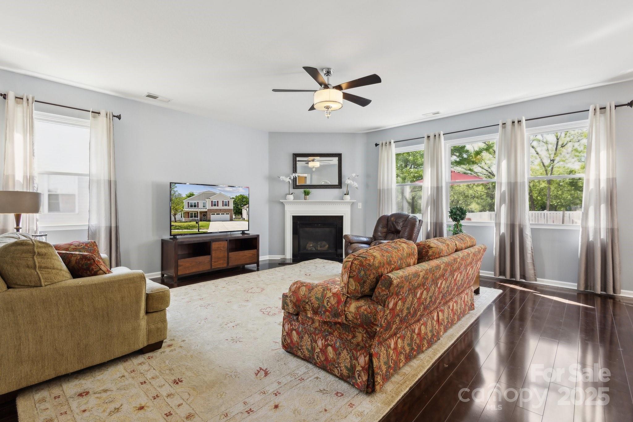 Fort Mill, South Carolina, 29708, United States, 5 Bedrooms Bedrooms, ,3 BathroomsBathrooms,Residential,For Sale,1793097