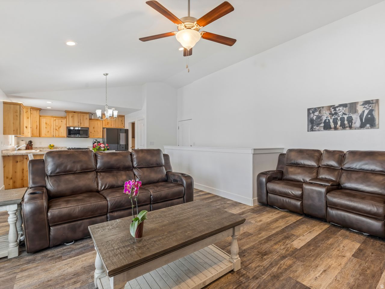 Grantsville, Utah, 84029, United States, 6 Bedrooms Bedrooms, ,3 BathroomsBathrooms,Residential,For Sale,2003482