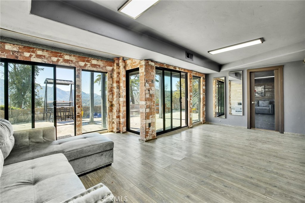 Calabasas, California, 91302, United States, 5 Bedrooms Bedrooms, ,3 BathroomsBathrooms,Residential,For Sale,1742769