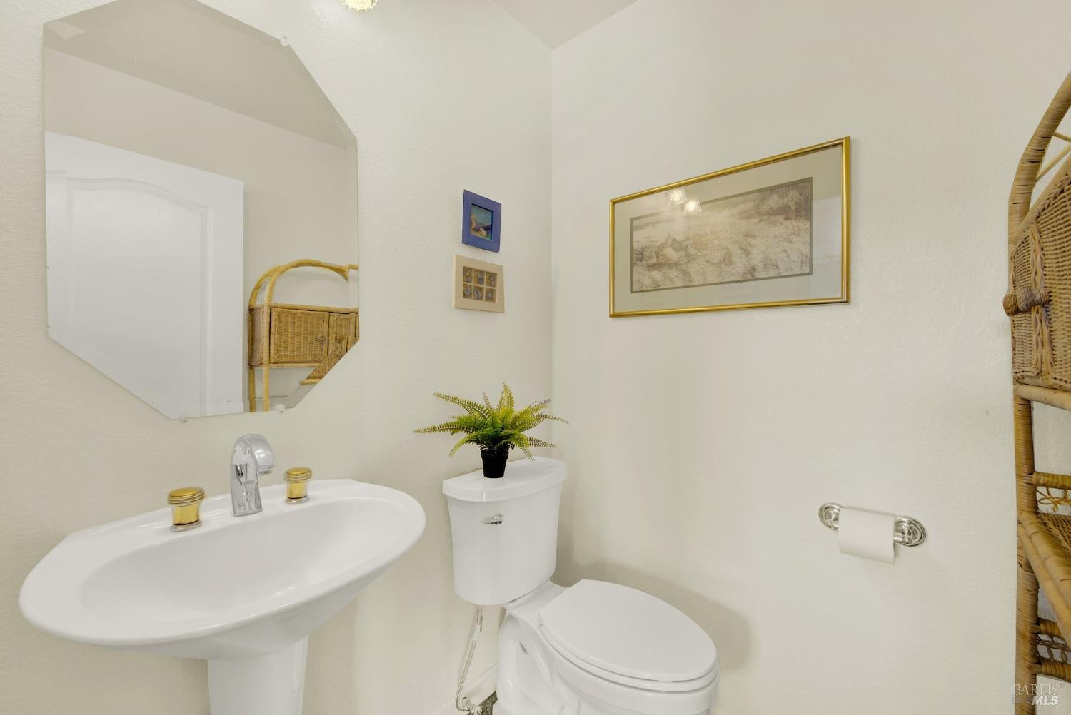 Vacaville, California, 95688, United States, 4 Bedrooms Bedrooms, ,4 BathroomsBathrooms,Residential,For Sale,1991158