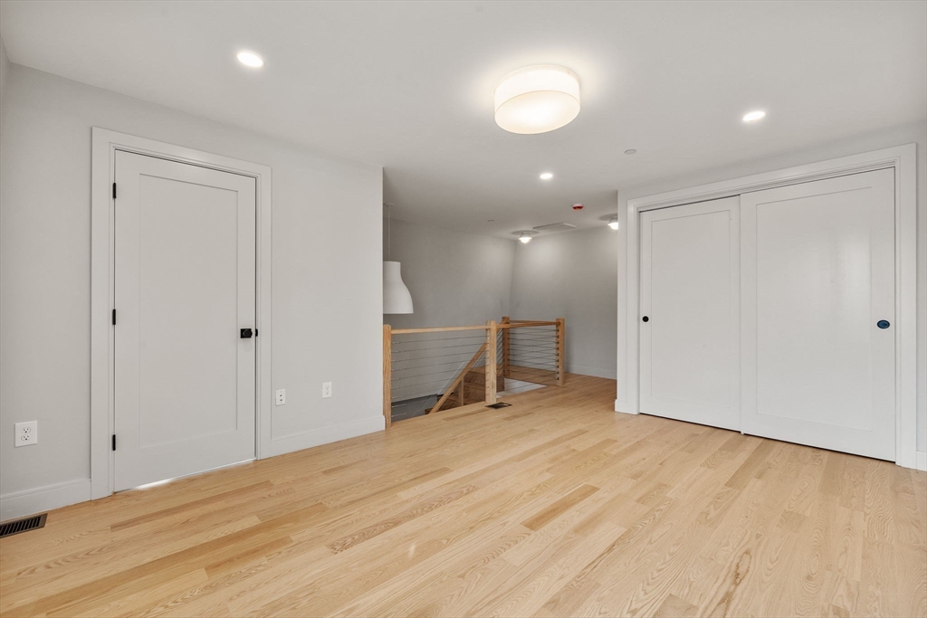 Boston, Massachusetts, 02128, United States, 1 Bedroom Bedrooms, ,2 BathroomsBathrooms,Residential,For Sale,1887905
