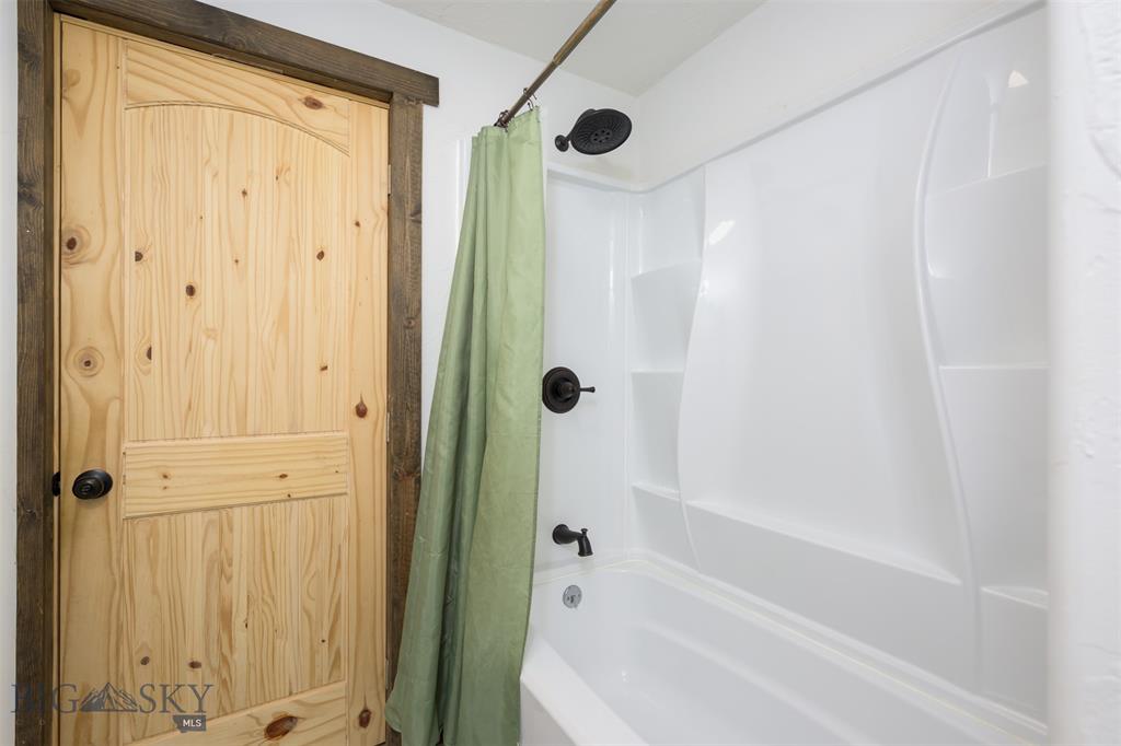 Anaconda, Montana, 59711, United States, 5 Bedrooms Bedrooms, ,3 BathroomsBathrooms,Residential,For Sale,1923651
