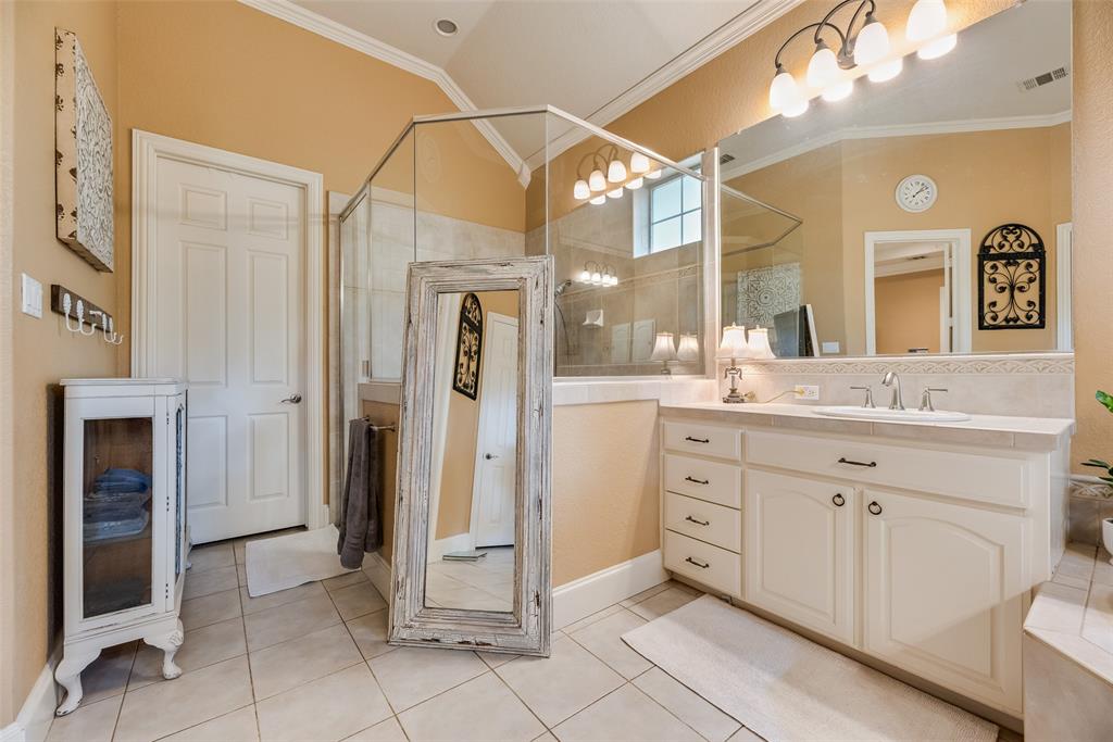 Azle, Texas, 76020, United States, 6 Bedrooms Bedrooms, ,4 BathroomsBathrooms,Residential,For Sale,2048000