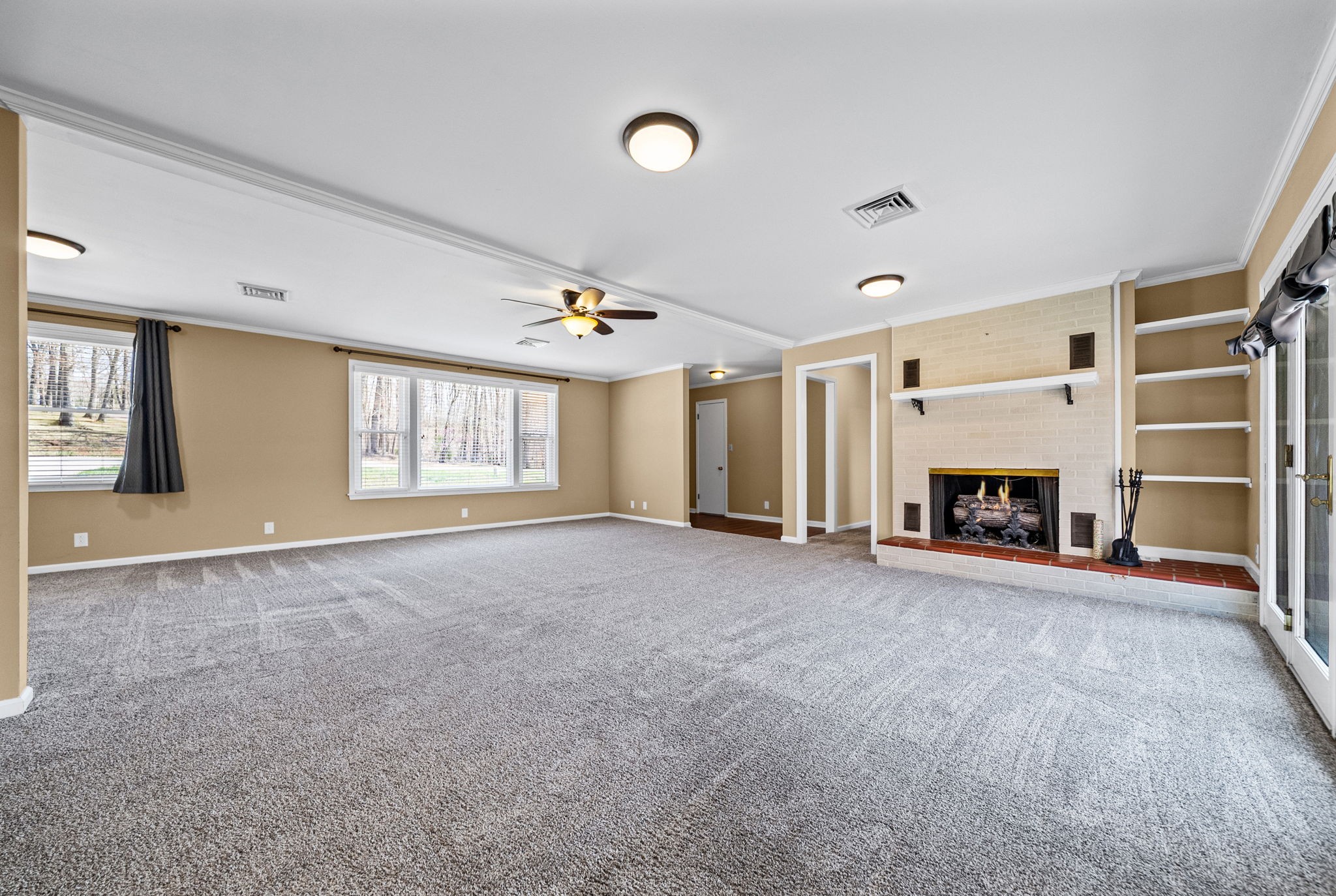 Clarksville, Tennessee, 37040, United States, 2 Bedrooms Bedrooms, ,2 BathroomsBathrooms,Residential,For Sale,2030332