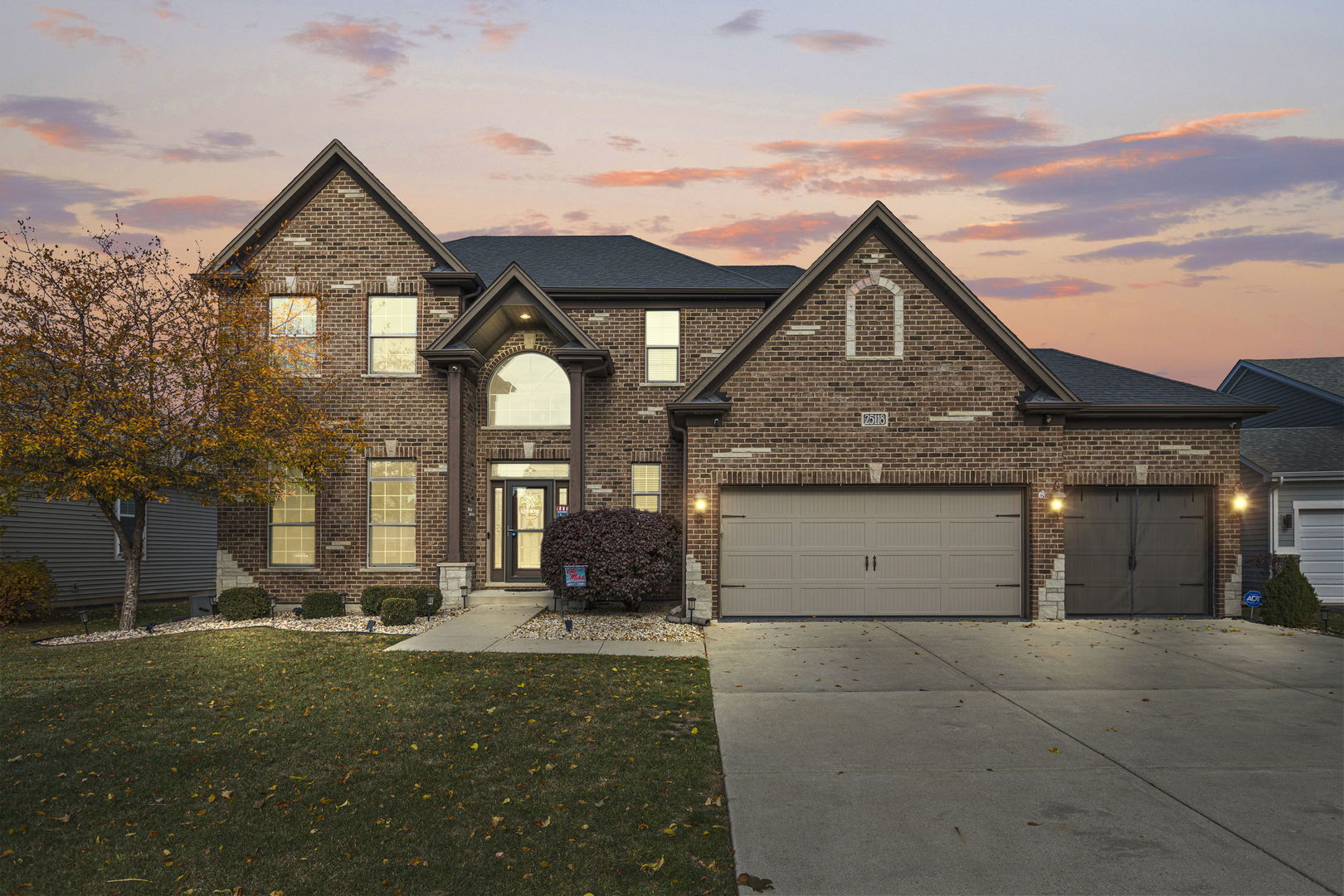 Plainfield, Illinois, 60586, United States, 4 Bedrooms Bedrooms, ,4 BathroomsBathrooms,Residential,For Sale,1989216