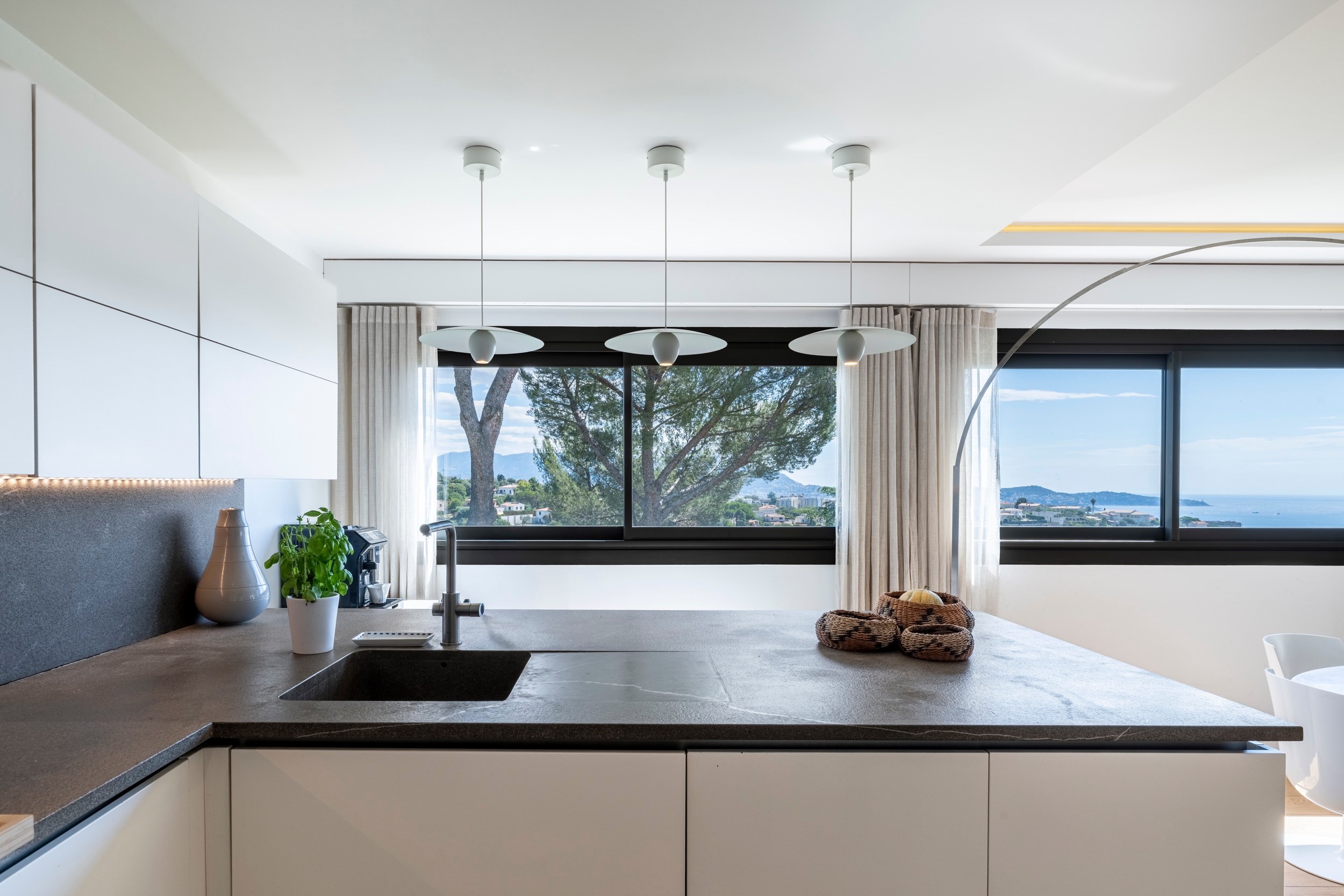  Nice Fabron, contemporary villa for sale, panoramic sea views, swimming pool an… - 物件實景
