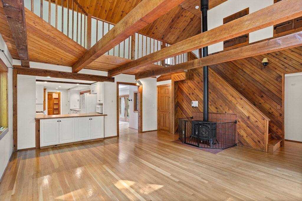 Sudbury, Massachusetts, 01776, United States, 4 Bedrooms Bedrooms, ,3 BathroomsBathrooms,Residential,For Sale,1940388