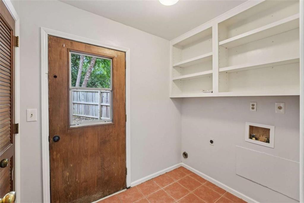 Marietta, Georgia, 30068, United States, 4 Bedrooms Bedrooms, ,3 BathroomsBathrooms,Residential,For Sale,1977177