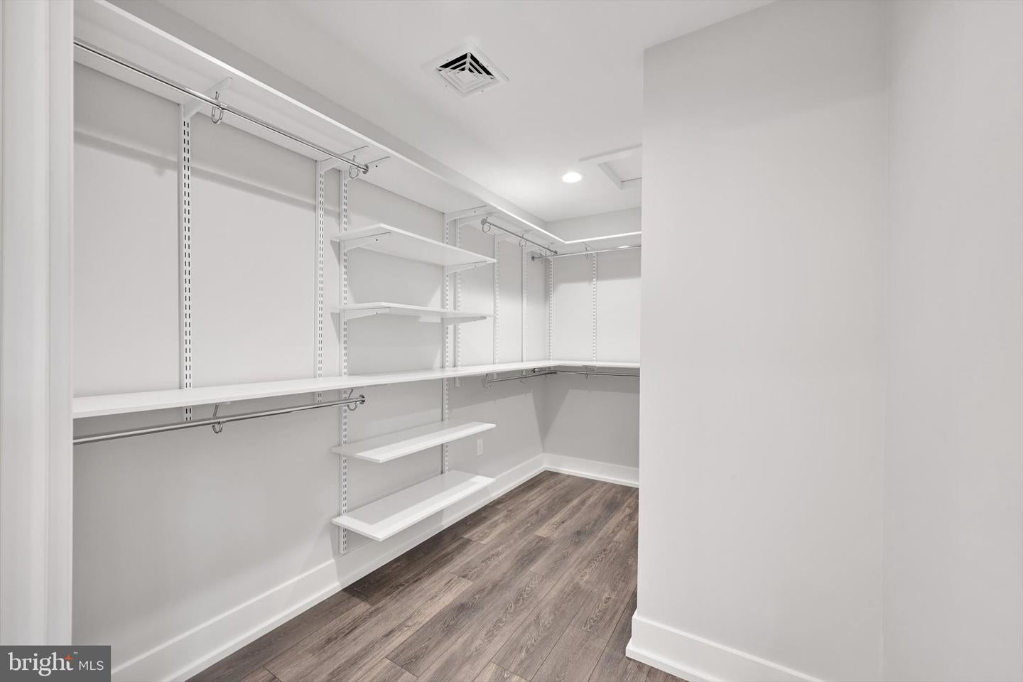 NEW CUMBERLAND, Pennsylvania, 17070, United States, 4 Bedrooms Bedrooms, ,4 BathroomsBathrooms,Residential,For Sale,2005411