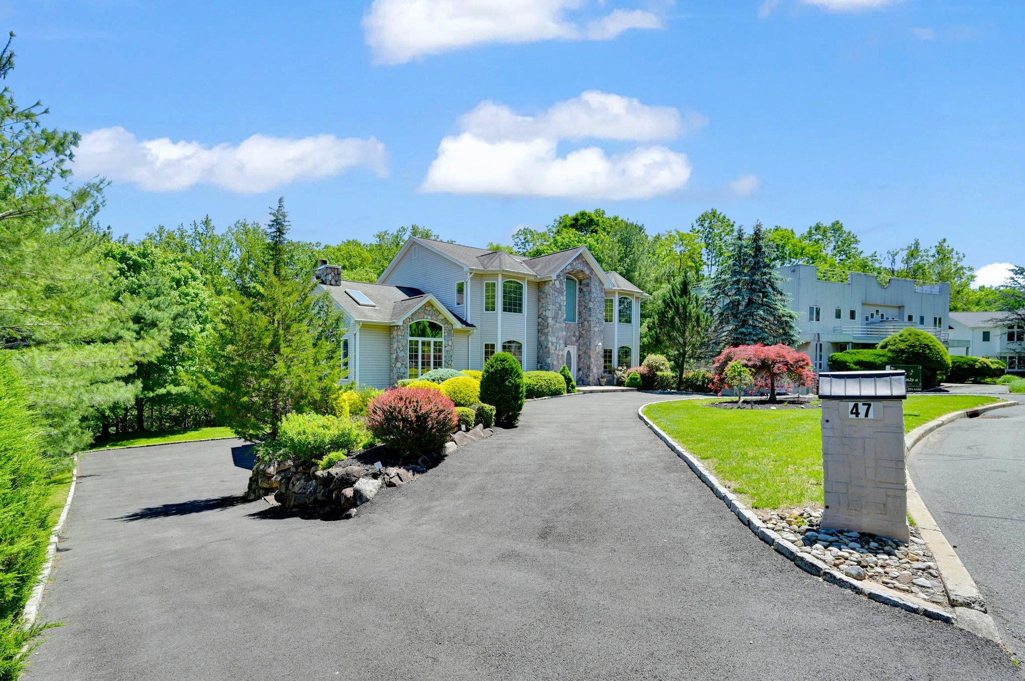 New City, New York, 10956, United States, 6 Bedrooms Bedrooms, ,4 BathroomsBathrooms,Residential,For Sale,1830143