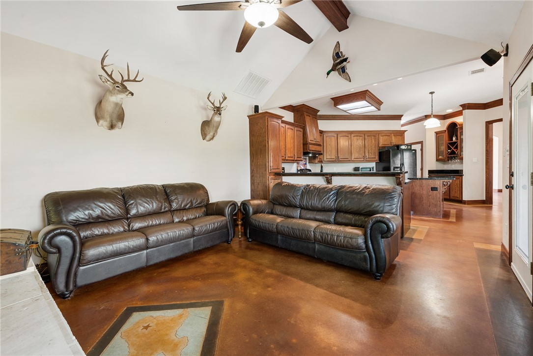 Normangee, Texas, 77871, United States, 4 Bedrooms Bedrooms, ,3 BathroomsBathrooms,Residential,For Sale,1938377