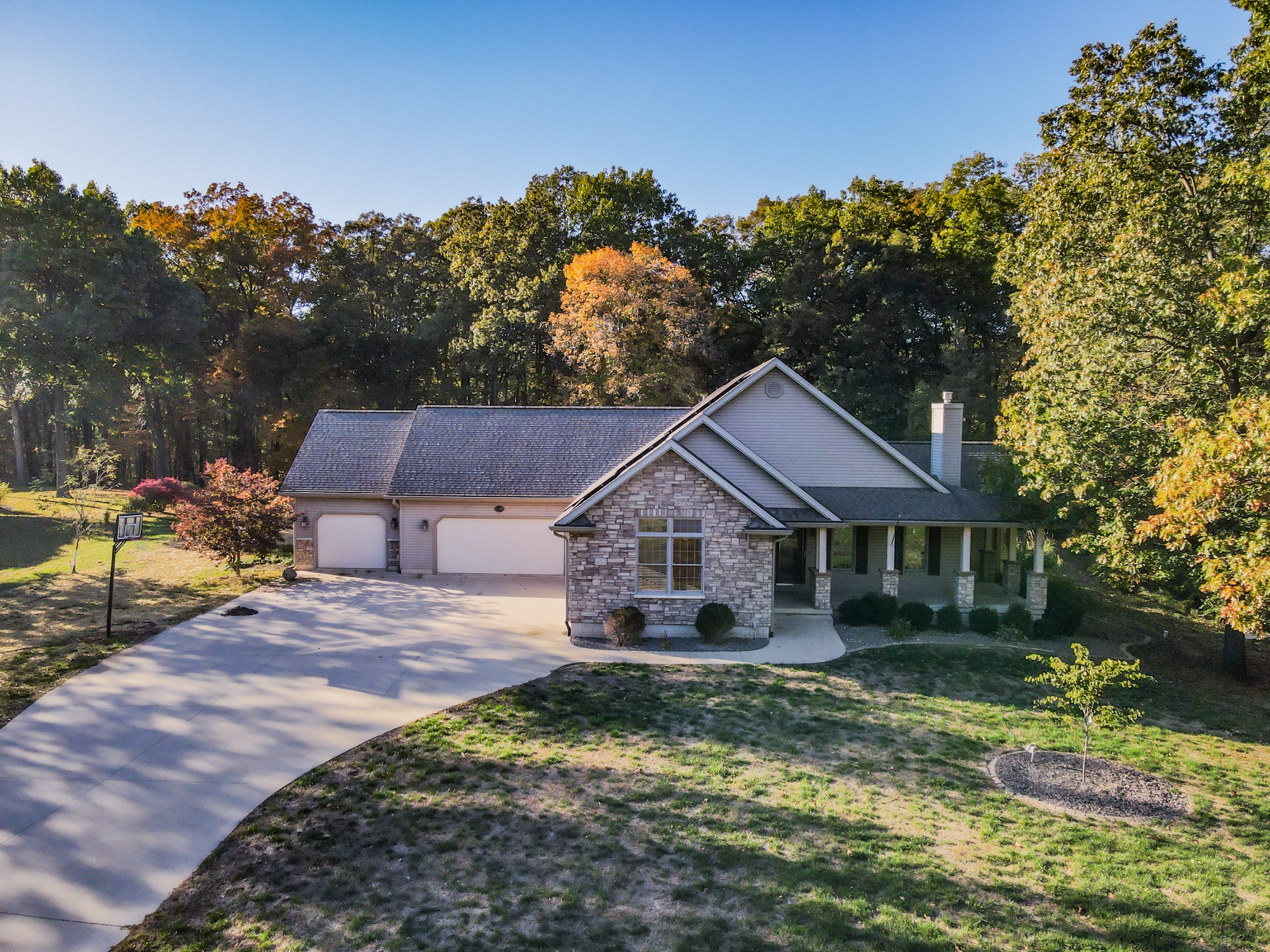 Effingham, Illinois, 62401, United States, 3 Bedrooms Bedrooms, ,3 BathroomsBathrooms,Residential,For Sale,1976361