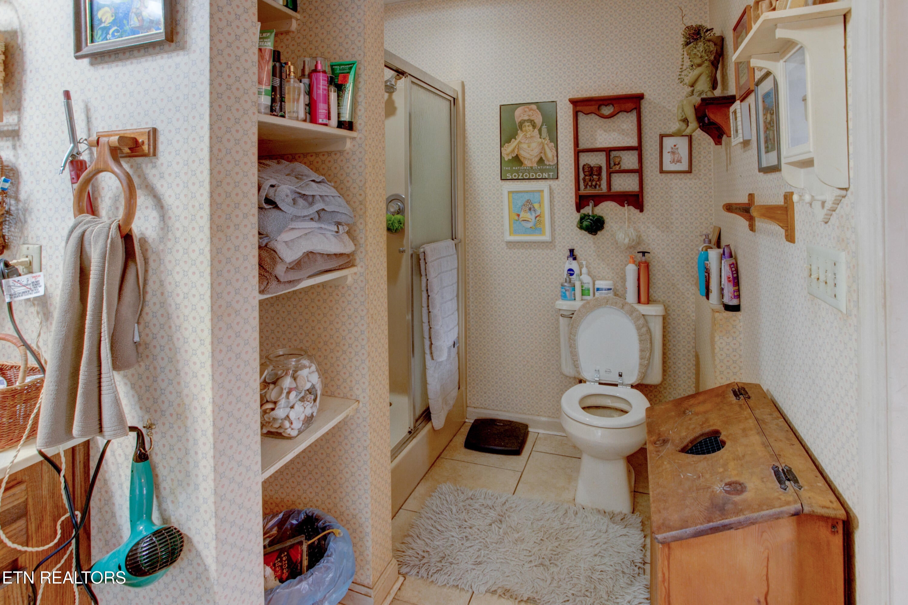 Maryville, Tennessee, 37801, United States, 3 Bedrooms Bedrooms, ,4 BathroomsBathrooms,Residential,For Sale,1994360