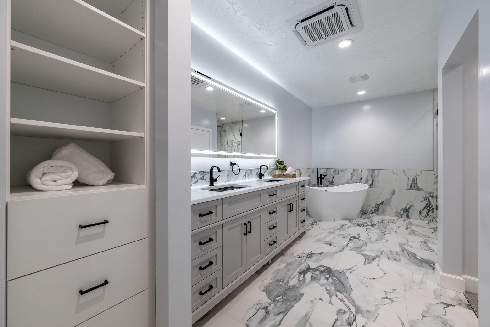 Toquerville, Utah, 84774, United States, 6 Bedrooms Bedrooms, ,8 BathroomsBathrooms,Residential,For Sale,2007436