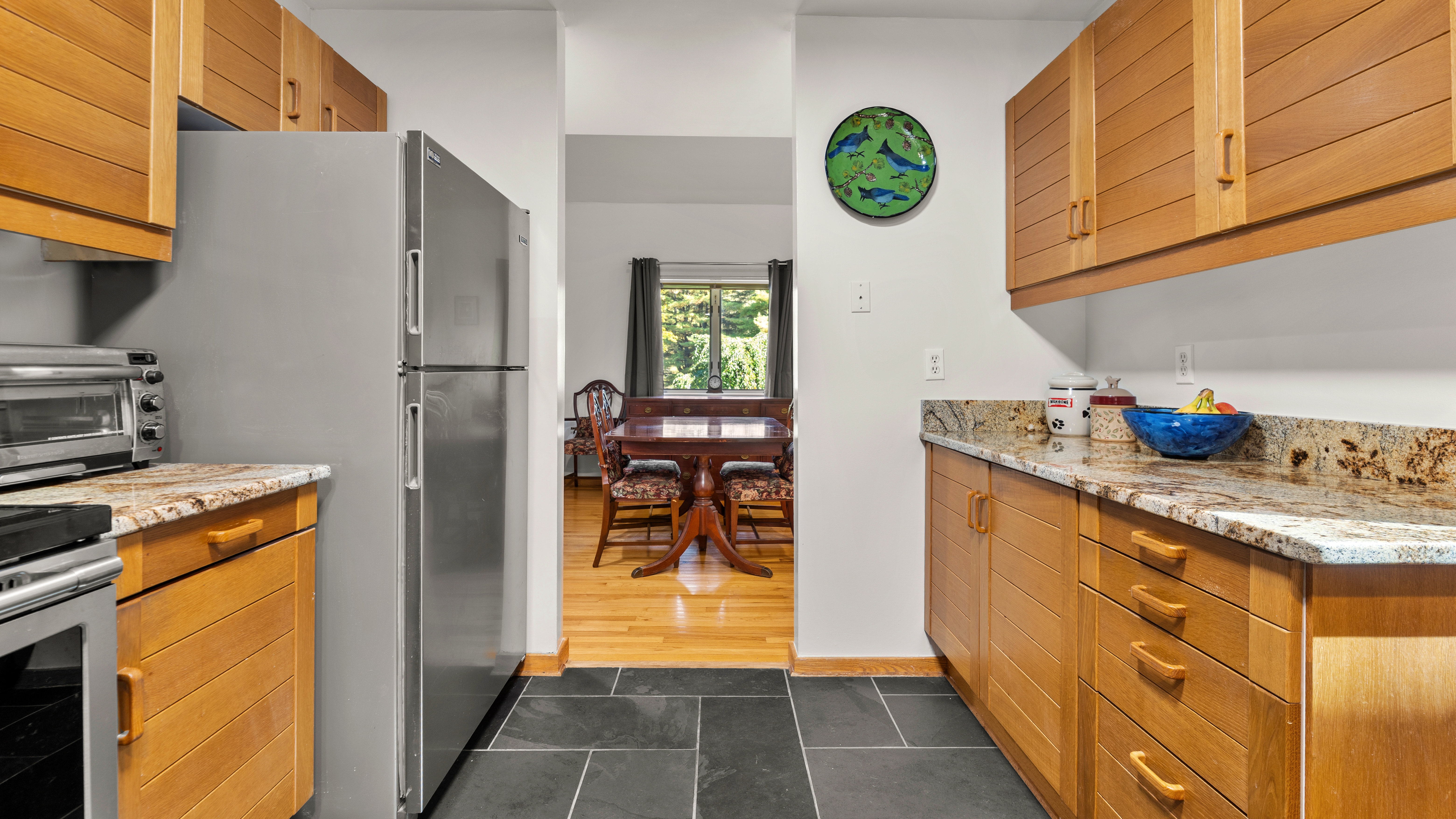  Stunning 2.4-Acre Retreat in Cornwall Estates: Updated & Move-In Ready - 物件實景