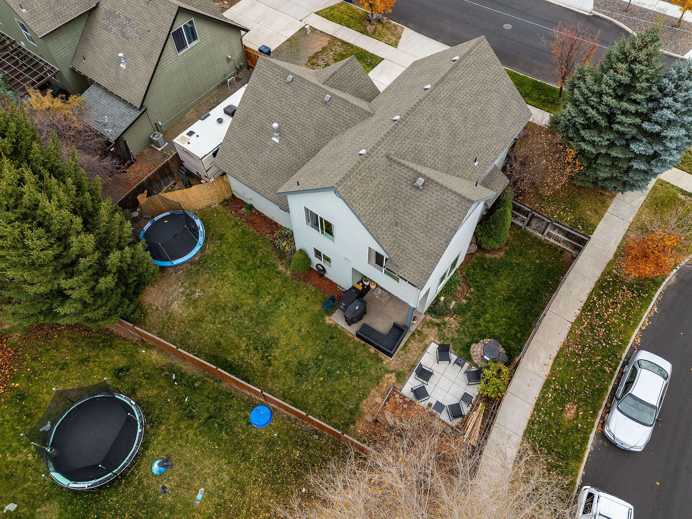 Bend, Oregon, 97701, United States, 3 Bedrooms Bedrooms, ,3 BathroomsBathrooms,Residential,For Sale,1991752